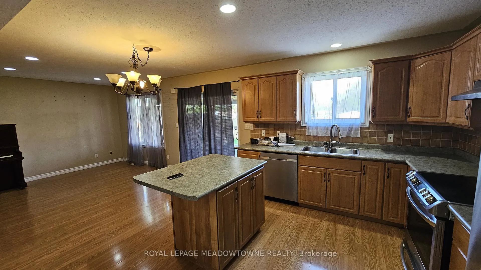 Photo 21 of 135 Taylor Trail, Chatham-Kent — HOMEH