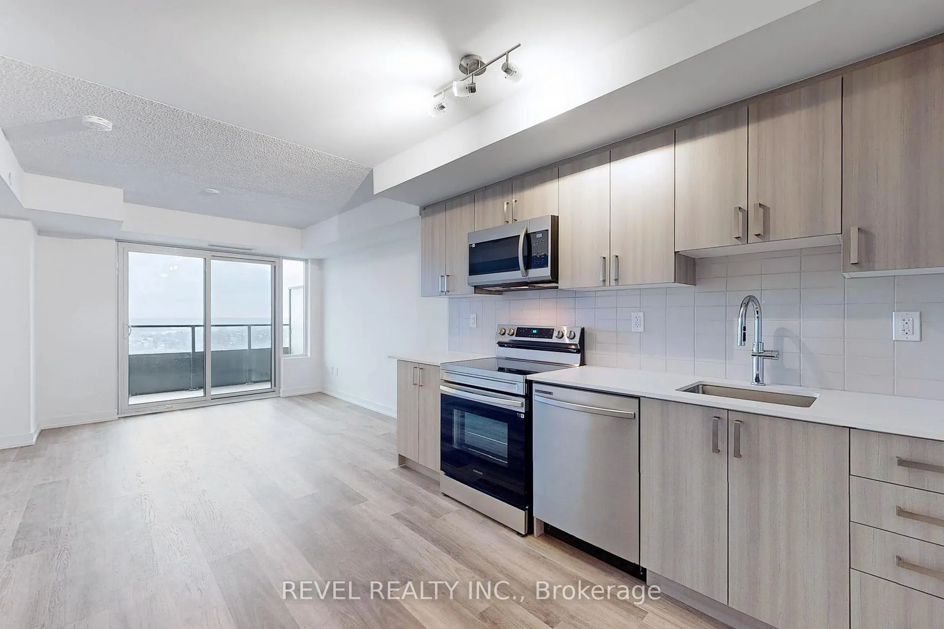 Photo 6 of Unit 2004, 1435 Celebration Drive, Pickering, Bay Ridges — HOMEH