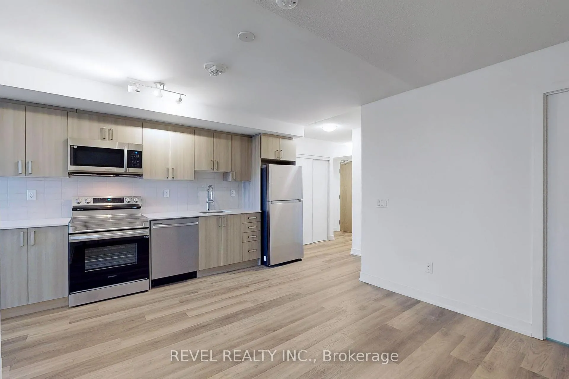 Photo 9 of Unit 2004, 1435 Celebration Drive, Pickering, Bay Ridges — HOMEH
