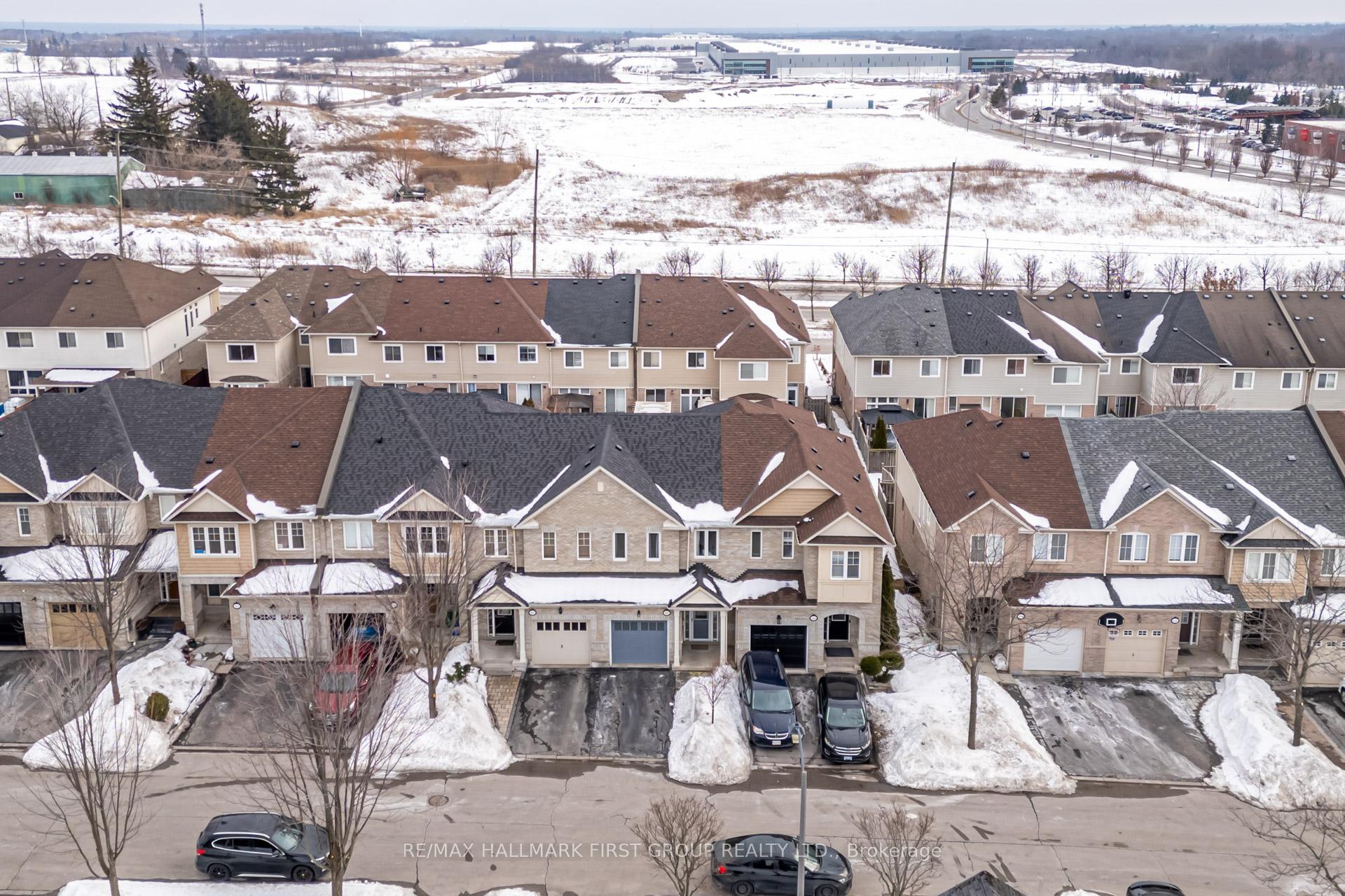 Photo 3 of 99 Silverwood Circle, Ajax, Central East — HOMEH