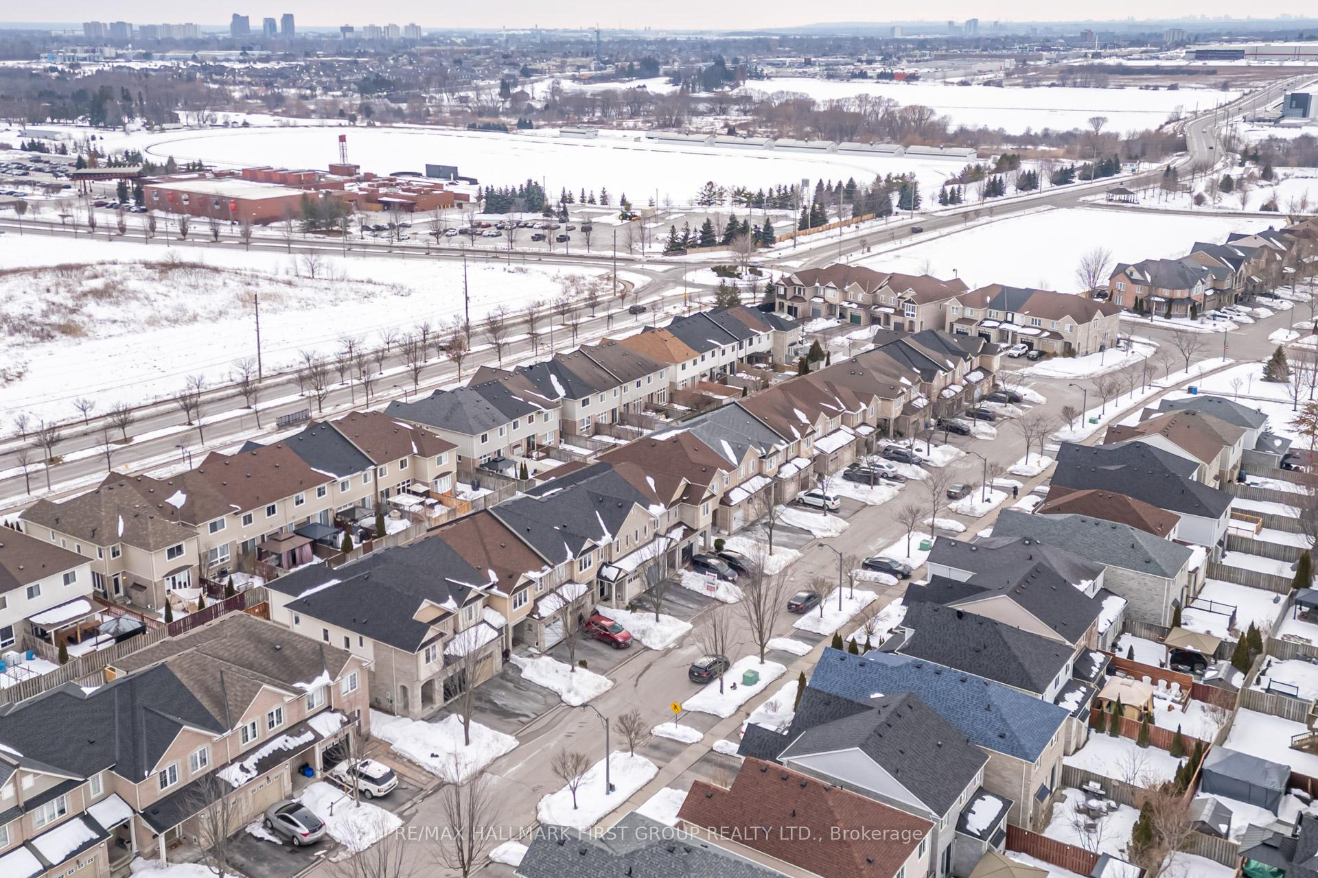 Photo 28 of 99 Silverwood Circle, Ajax, Central East — HOMEH