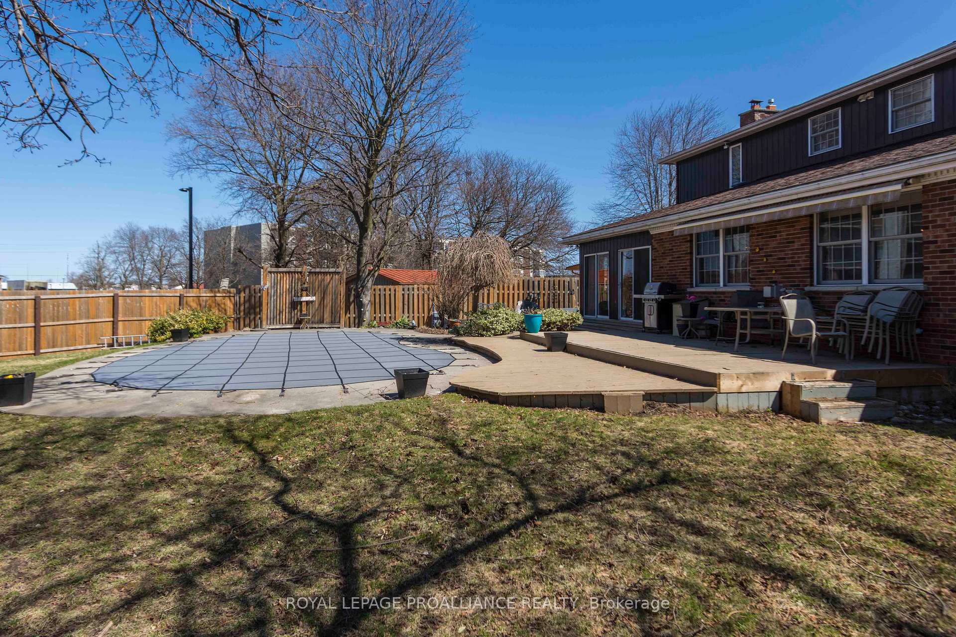 Photo 4 of 20 Hope Crescent, Belleville, Belleville Ward — HOMEH