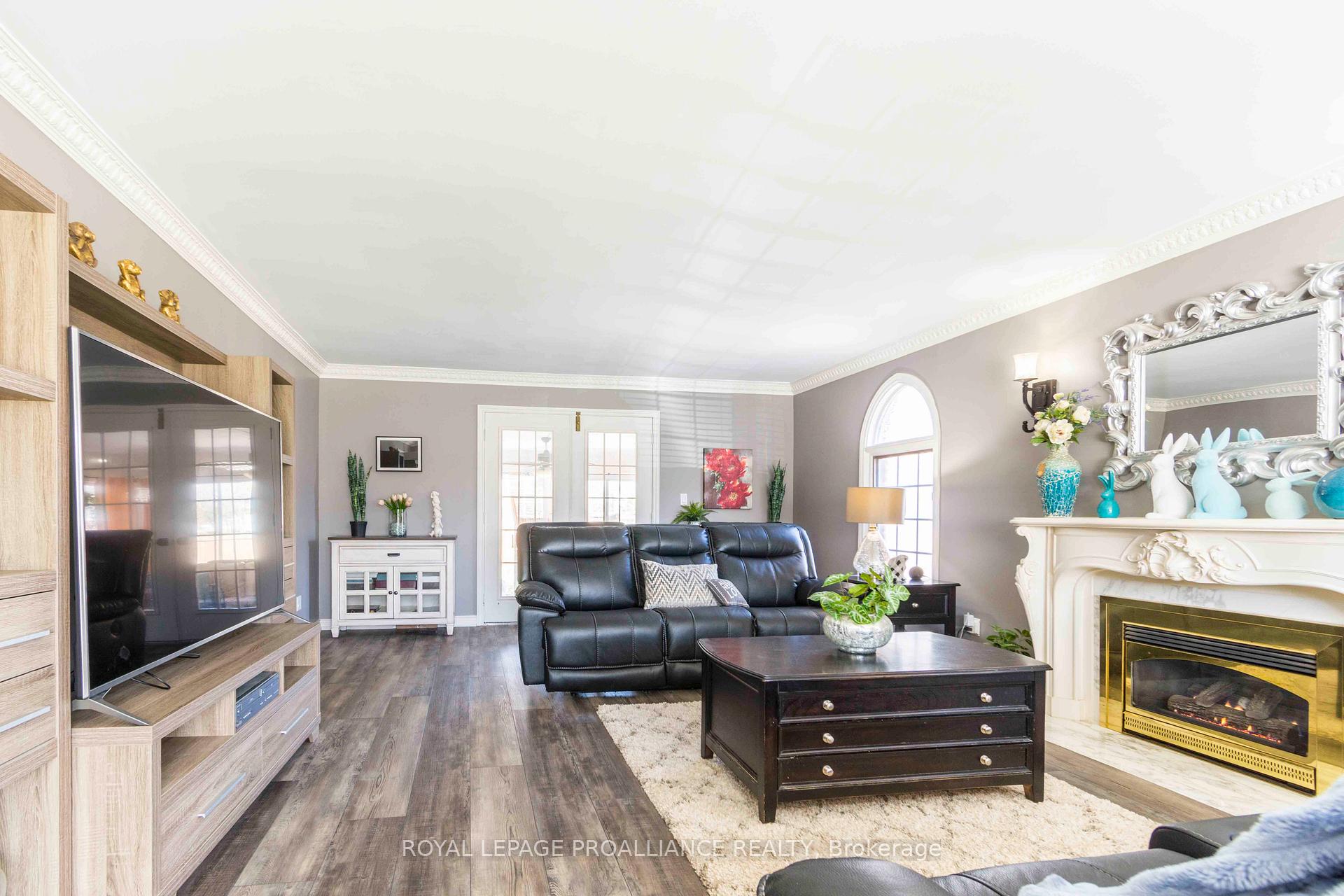Photo 11 of 20 Hope Crescent, Belleville, Belleville Ward — HOMEH