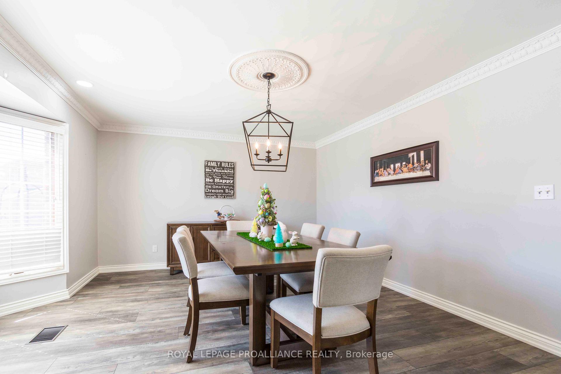 Photo 14 of 20 Hope Crescent, Belleville, Belleville Ward — HOMEH