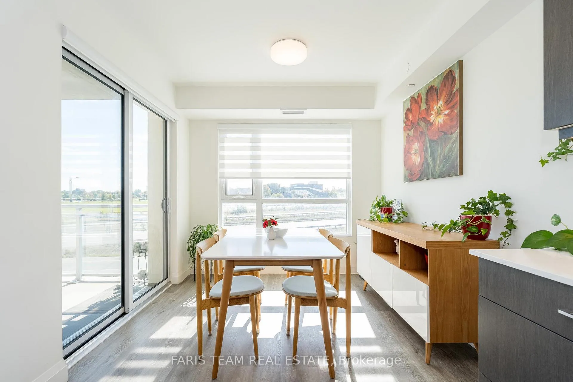 Photo 9 of Unit 812, 58 Lakeside Terrace, Barrie, Little Lake — HOMEH