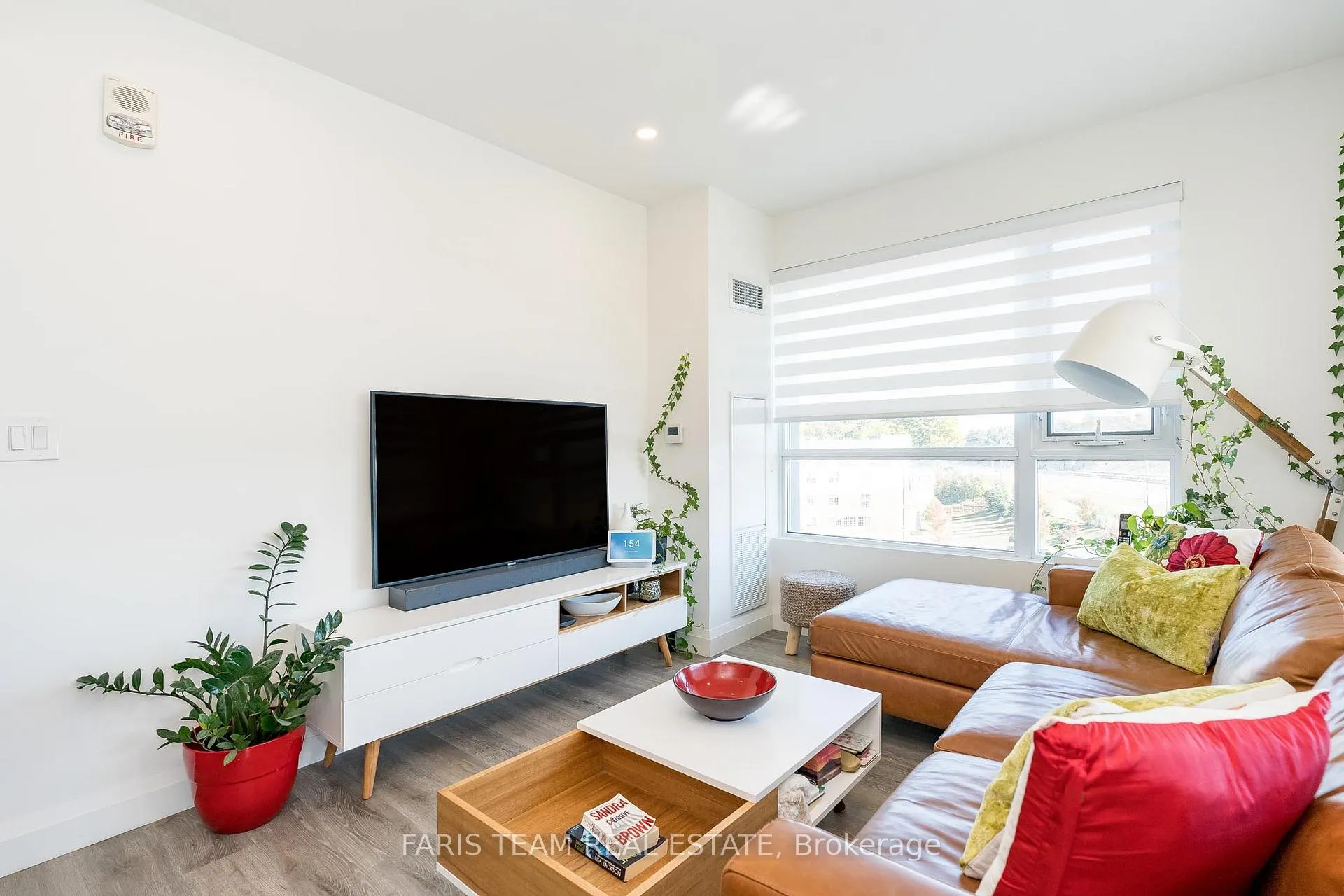 Photo 10 of Unit 812, 58 Lakeside Terrace, Barrie, Little Lake — HOMEH