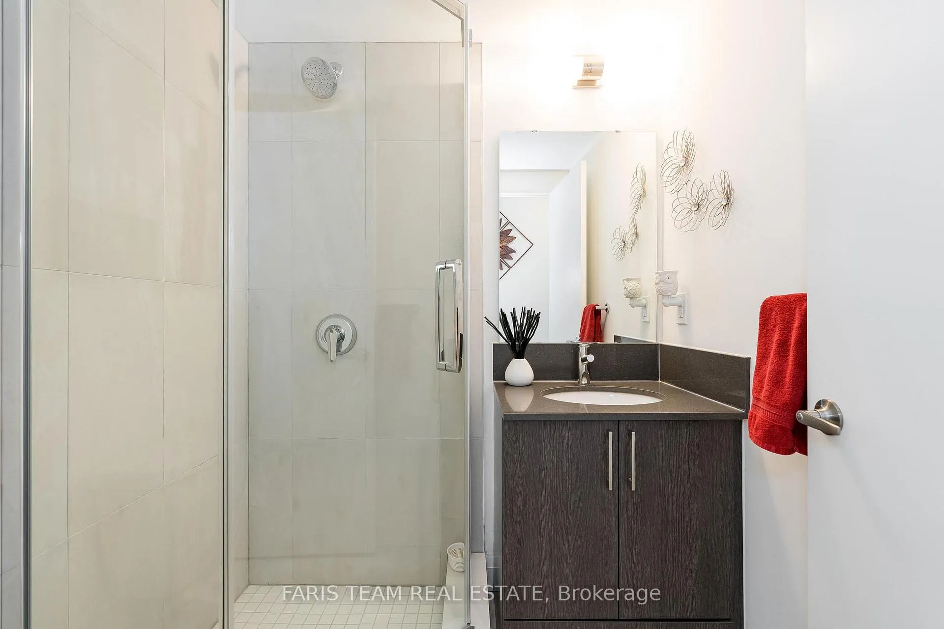Photo 15 of Unit 812, 58 Lakeside Terrace, Barrie, Little Lake — HOMEH