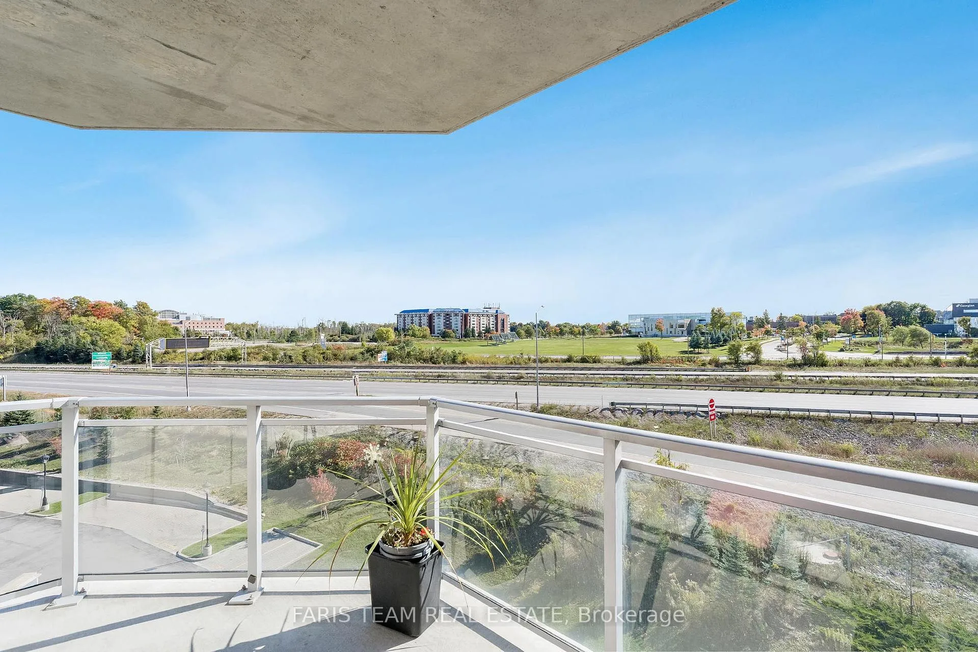 Photo 16 of Unit 812, 58 Lakeside Terrace, Barrie, Little Lake — HOMEH