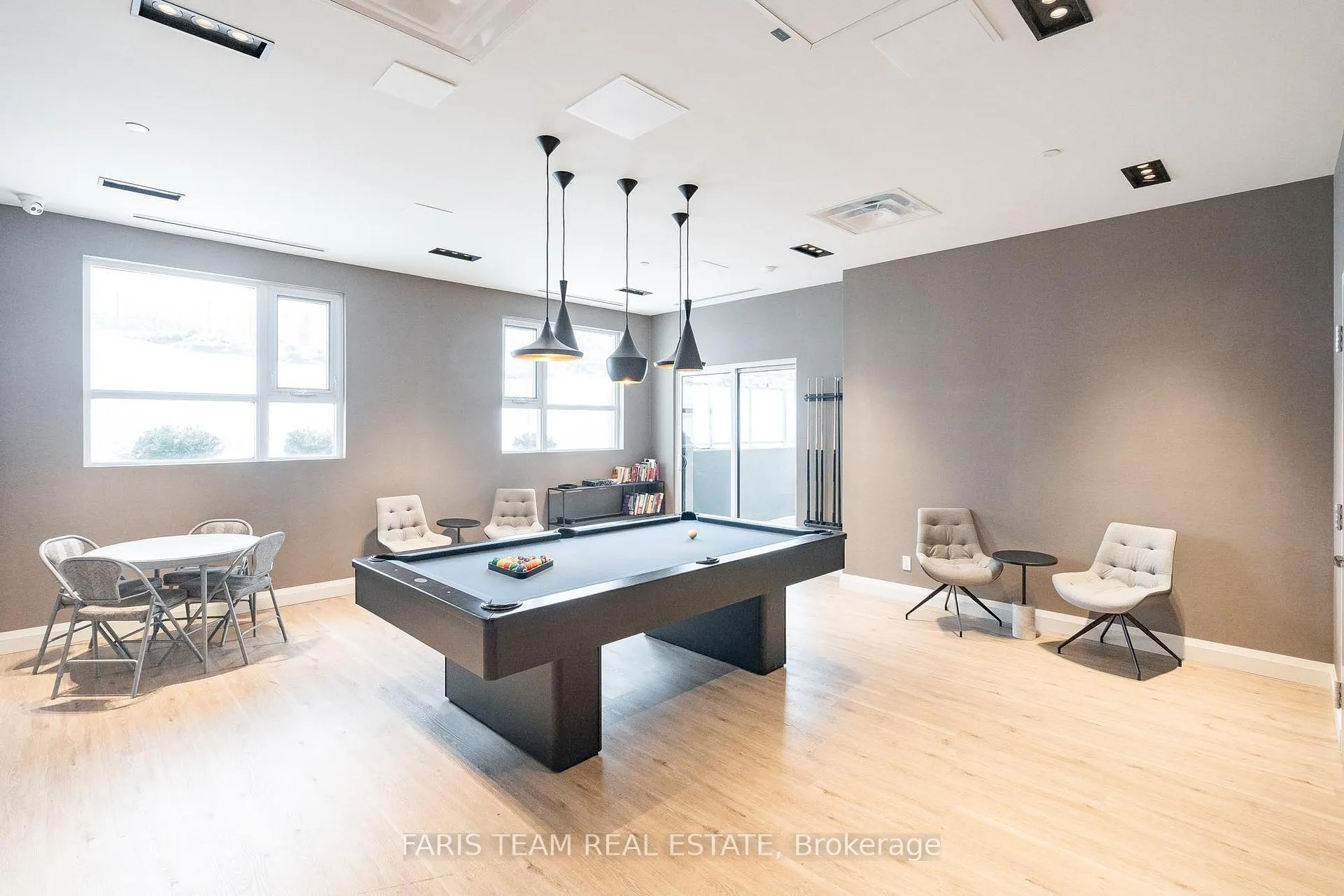 Photo 18 of Unit 812, 58 Lakeside Terrace, Barrie, Little Lake — HOMEH