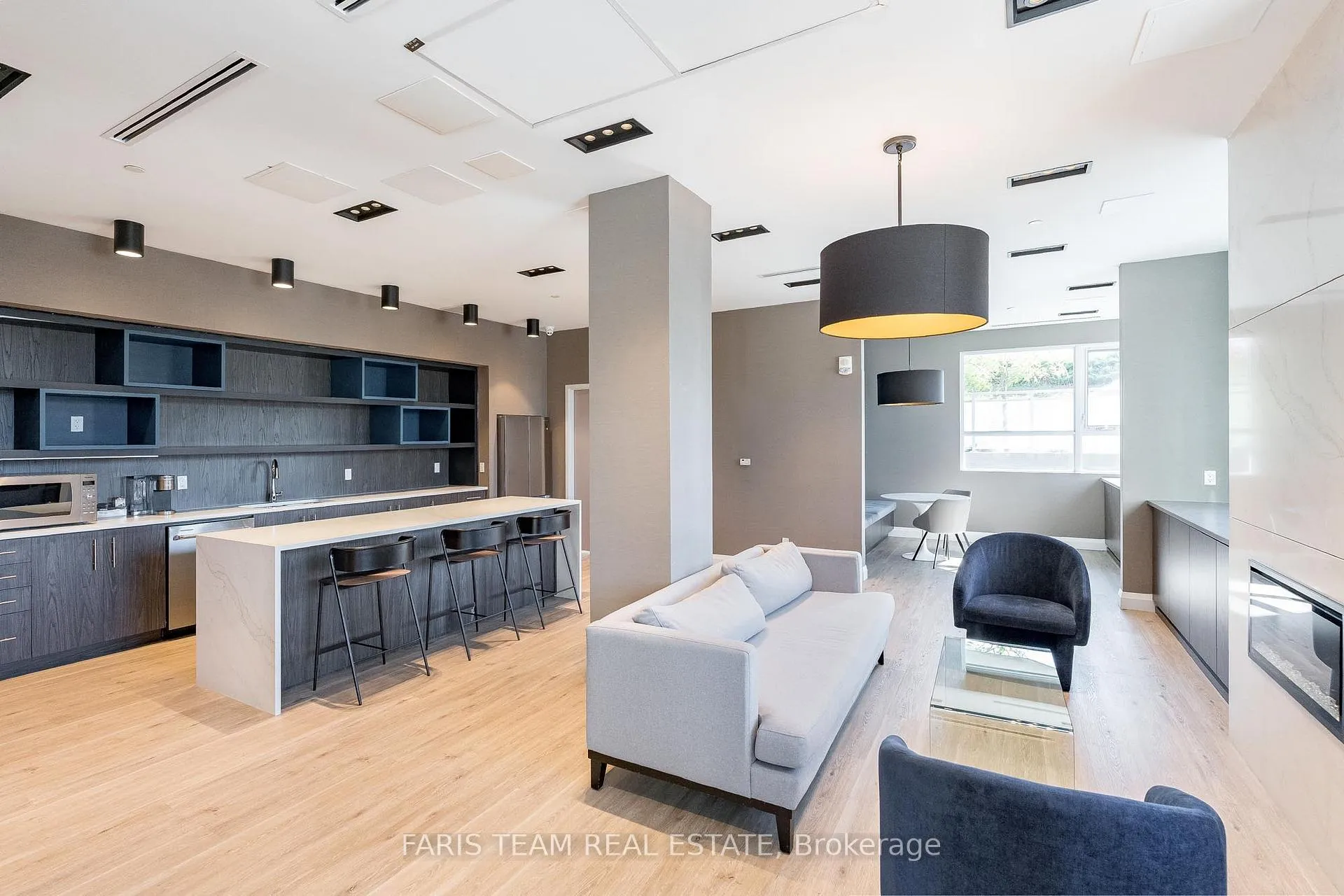 Photo 19 of Unit 812, 58 Lakeside Terrace, Barrie, Little Lake — HOMEH