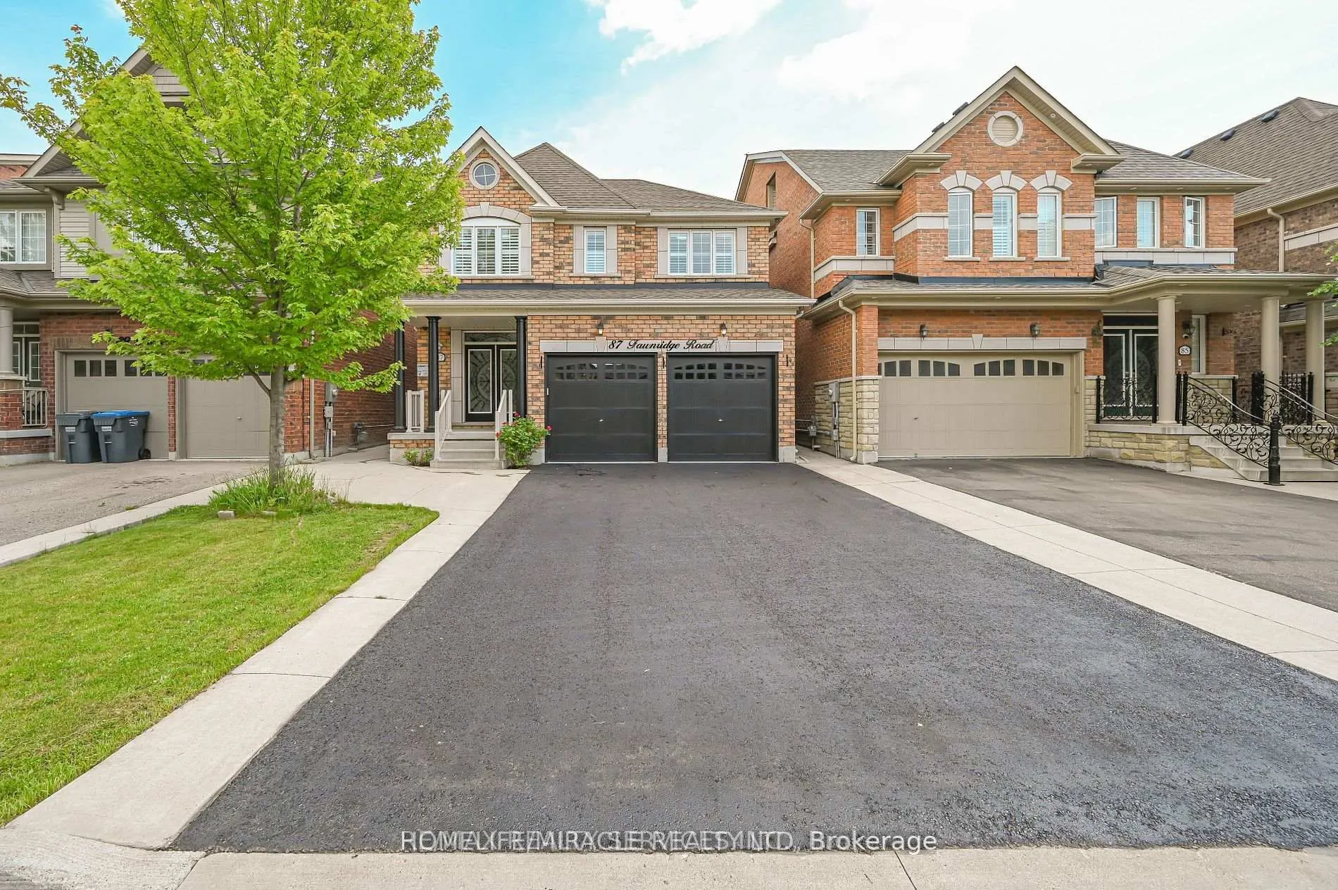 Front of Unit Bsmt, 87 Fawnridge Road