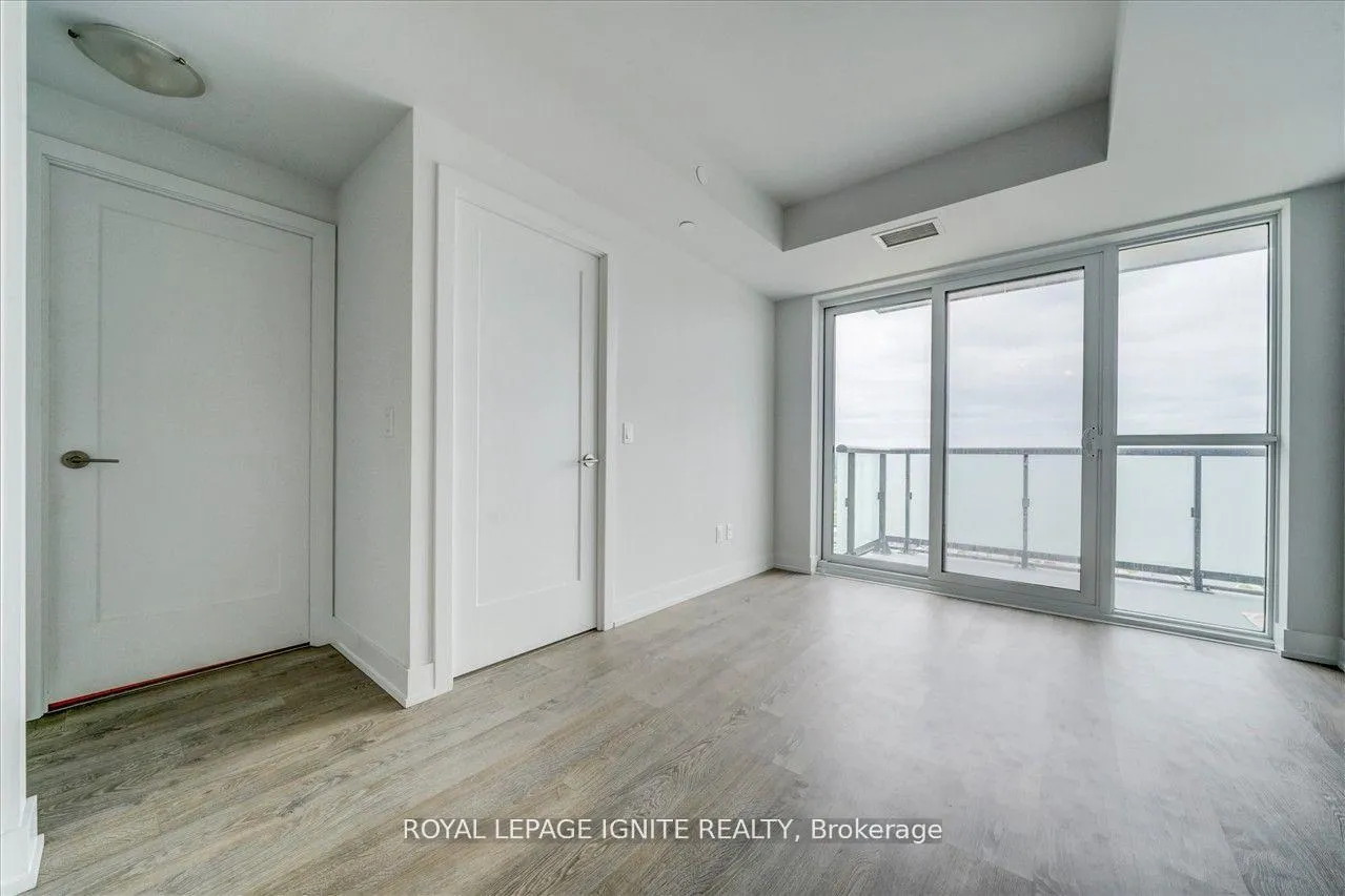 Photo 4 of Unit 2106, 2550 Simcoe Street N, Oshawa, Windfields — HOMEH