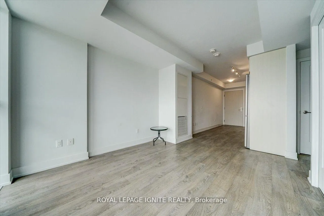 Photo 5 of Unit 2106, 2550 Simcoe Street N, Oshawa, Windfields — HOMEH