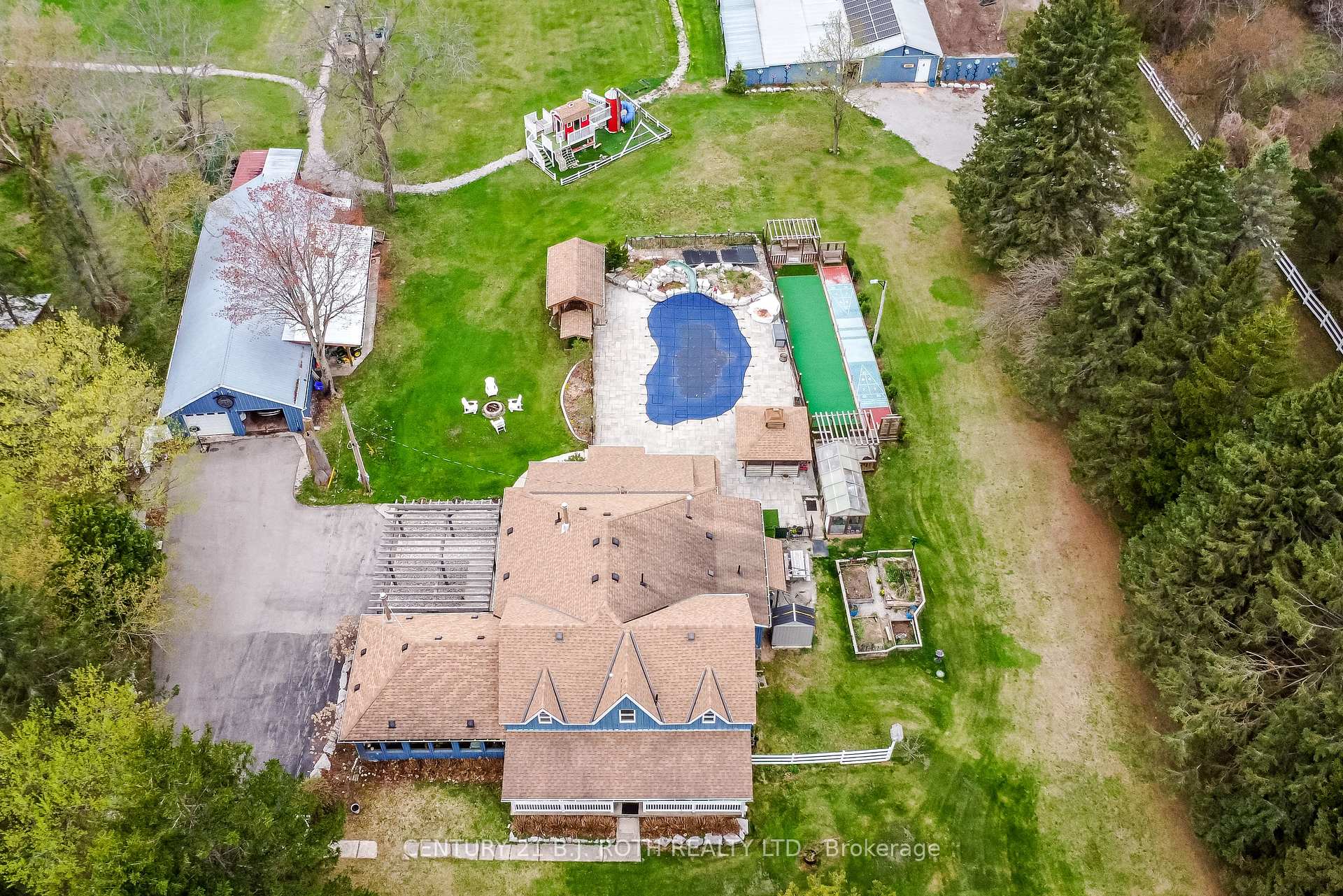 Front of 8726 9th Line