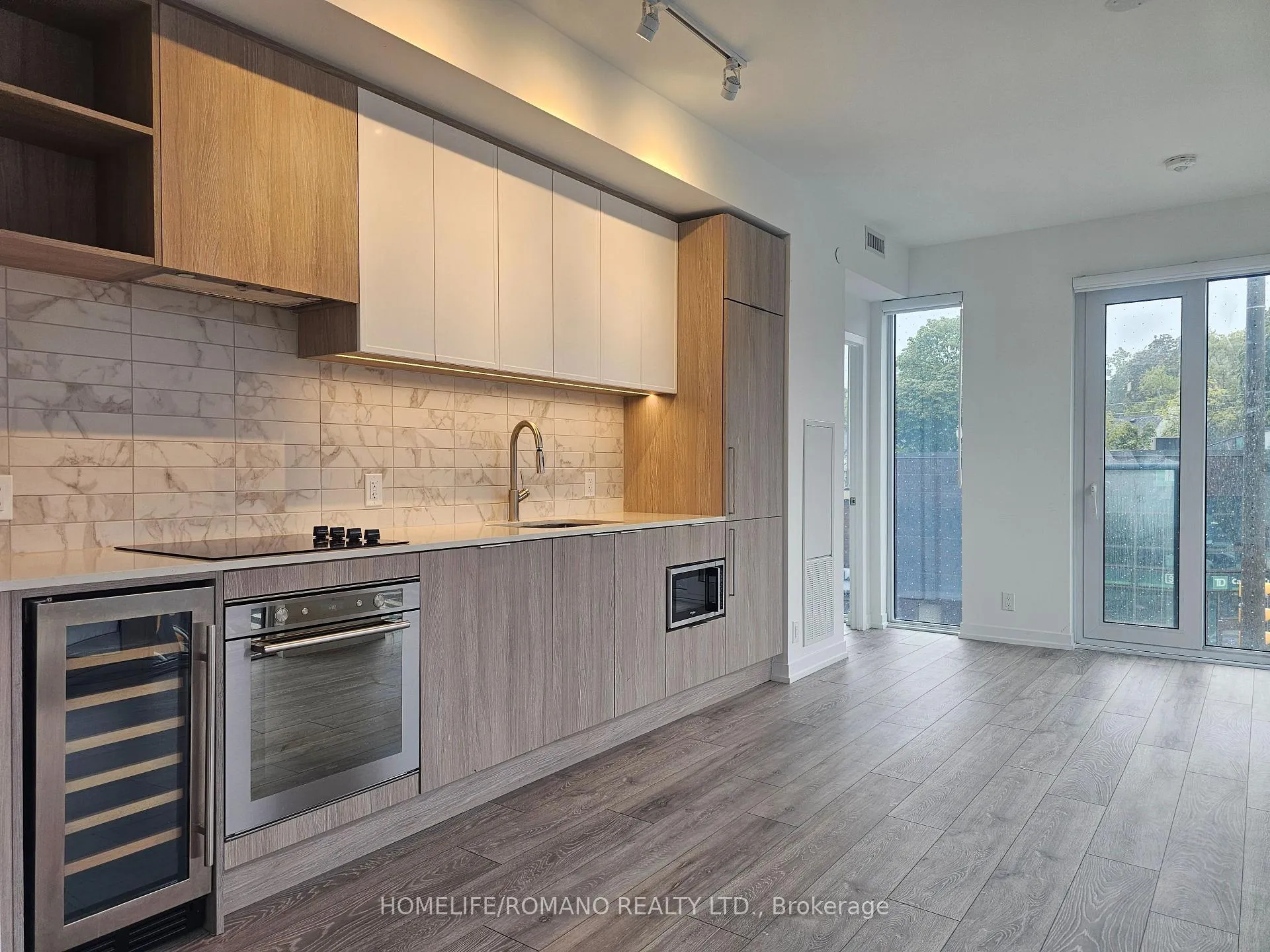 Photo 1 of Unit 332, 2020 Bathurst Street, Toronto, Humewood-Cedarvale — HOMEH