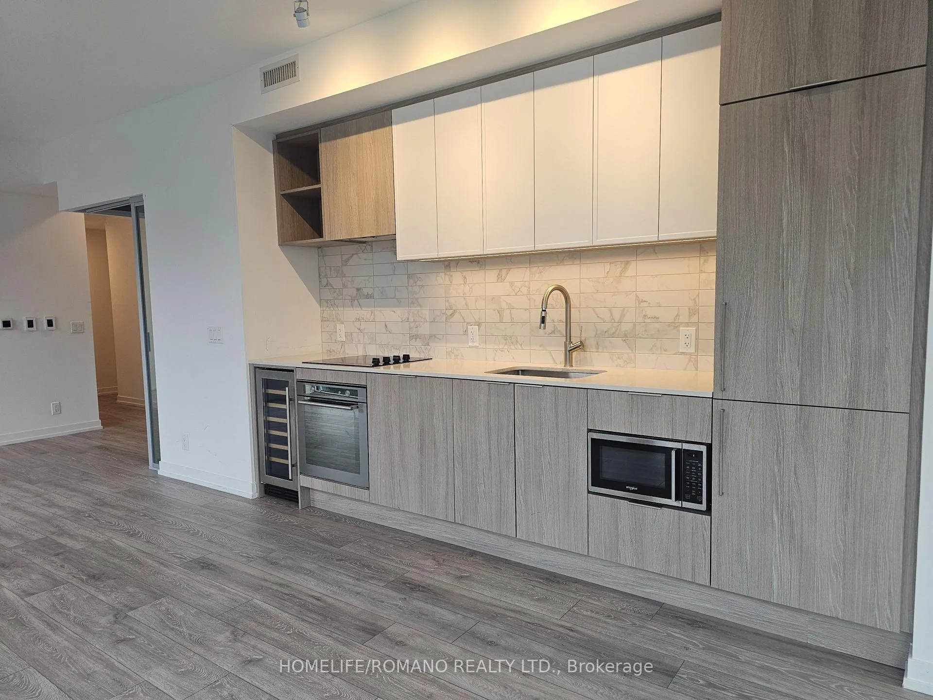 Photo 6 of Unit 332, 2020 Bathurst Street, Toronto, Humewood-Cedarvale — HOMEH