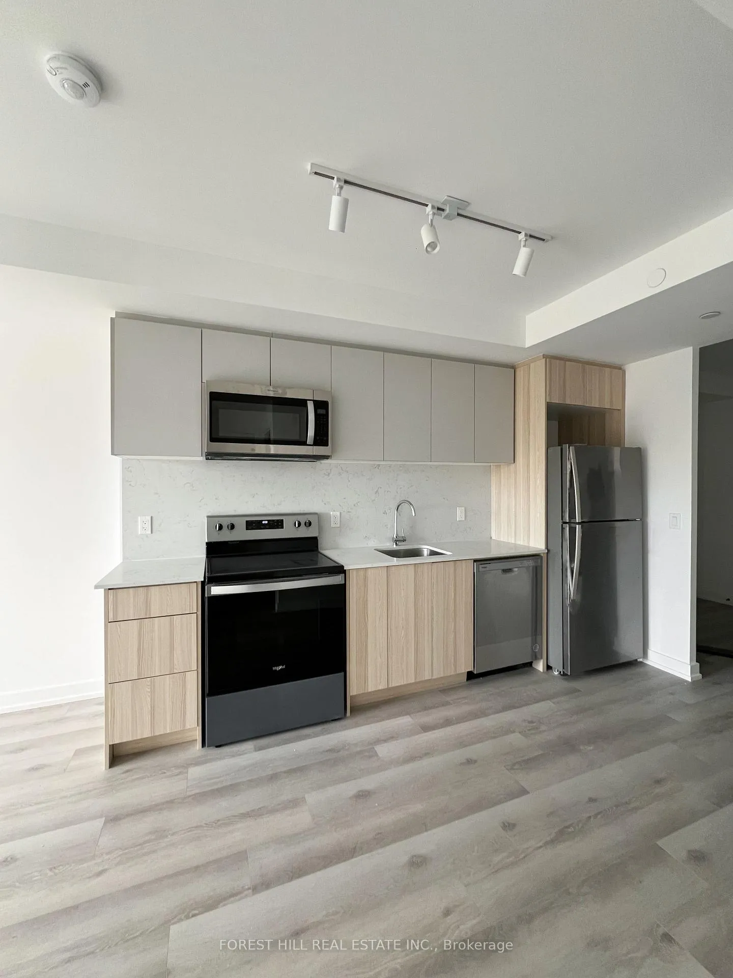 Photo 3 of Unit 603, 2000 Bathurst Street, Toronto, Humewood-Cedarvale — HOMEH