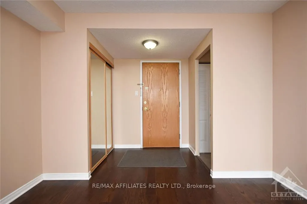 Photo 5 of Unit 512, 2760 Carousel Crescent, Ottawa, Emerald Woods/Sawmill Creek — HOMEH