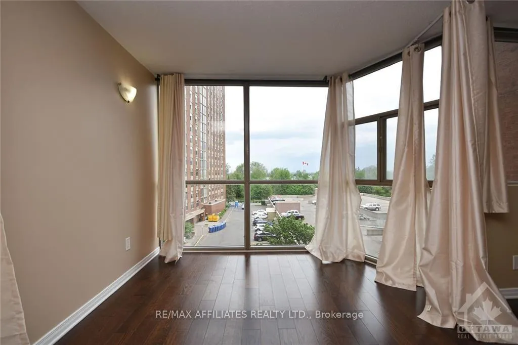 Photo 7 of Unit 512, 2760 Carousel Crescent, Ottawa, Emerald Woods/Sawmill Creek — HOMEH