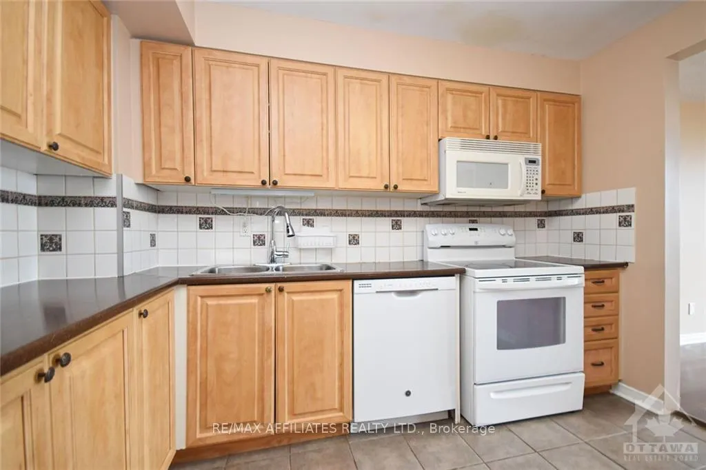 Photo 9 of Unit 512, 2760 Carousel Crescent, Ottawa, Emerald Woods/Sawmill Creek — HOMEH