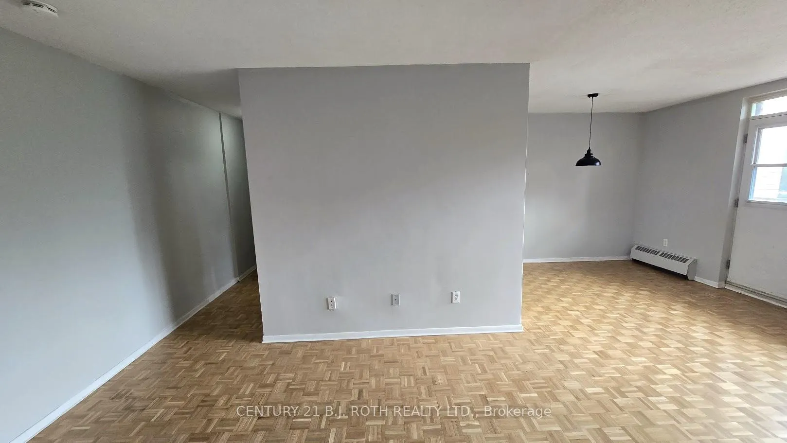 Photo 3 of Unit 507, 37 Peel Street, Barrie, City Centre — HOMEH