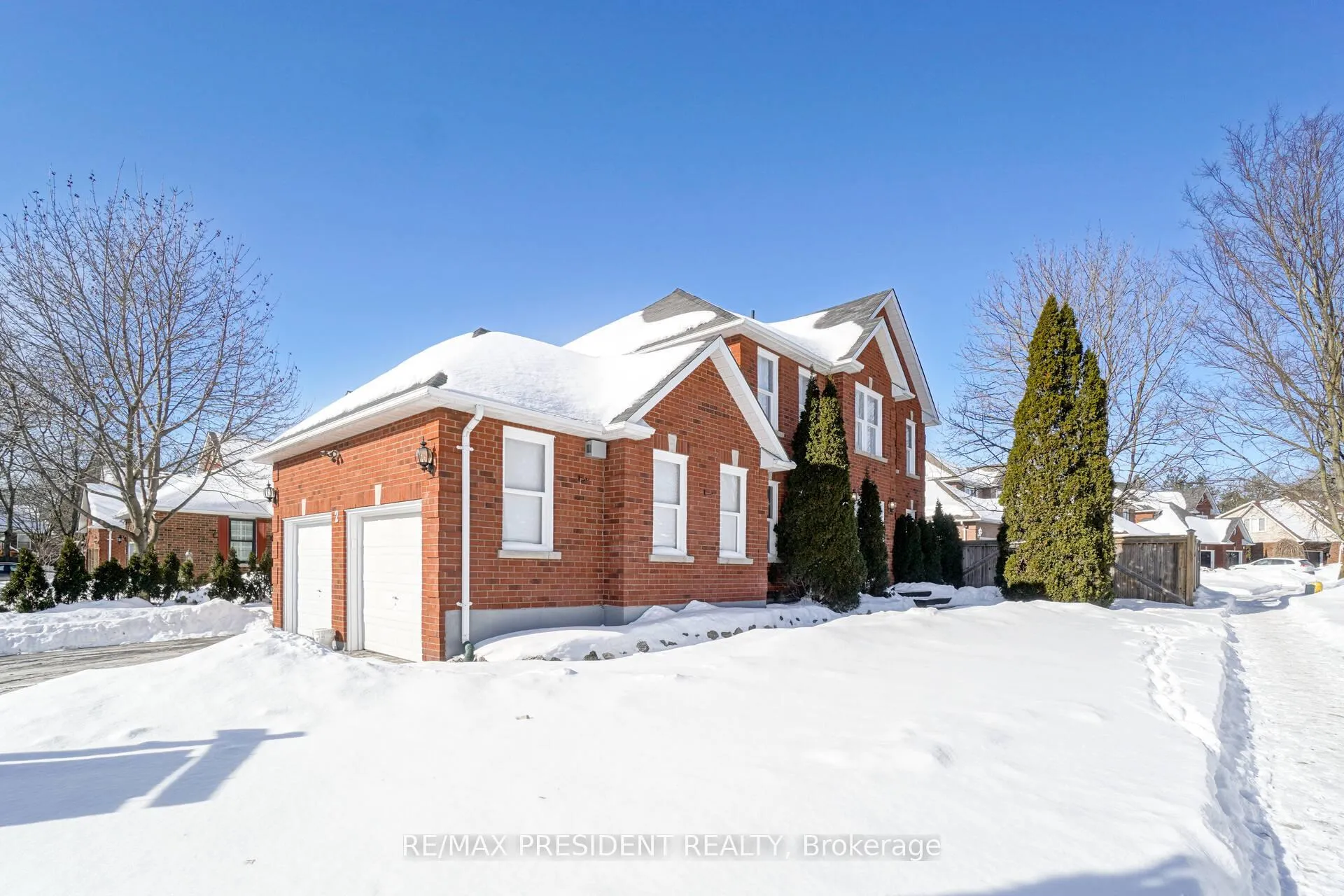 Photo 2 of 2 White Cliffe Drive, Clarington, Courtice — HOMEH