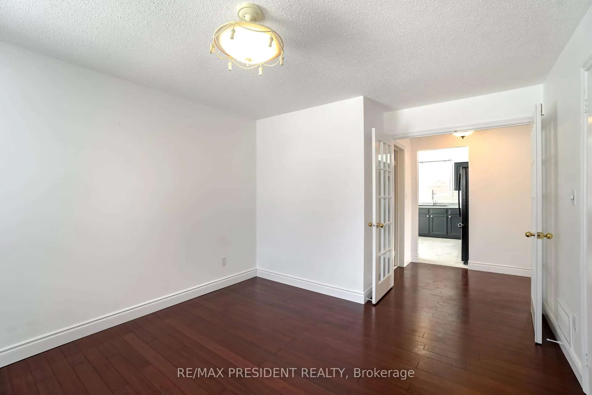 Photo 17 of 2 White Cliffe Drive, Clarington, Courtice — HOMEH