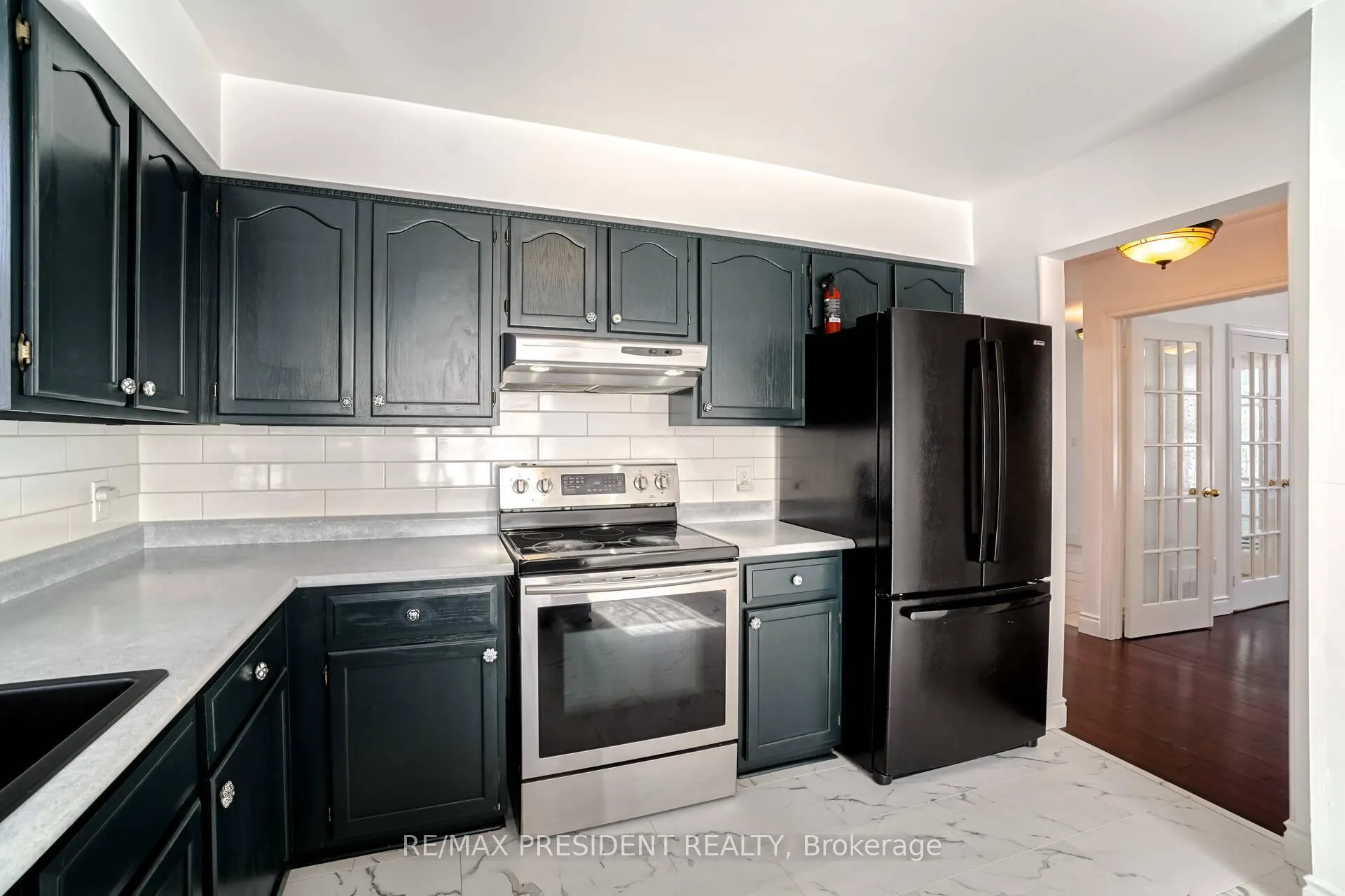 Photo 18 of 2 White Cliffe Drive, Clarington, Courtice — HOMEH
