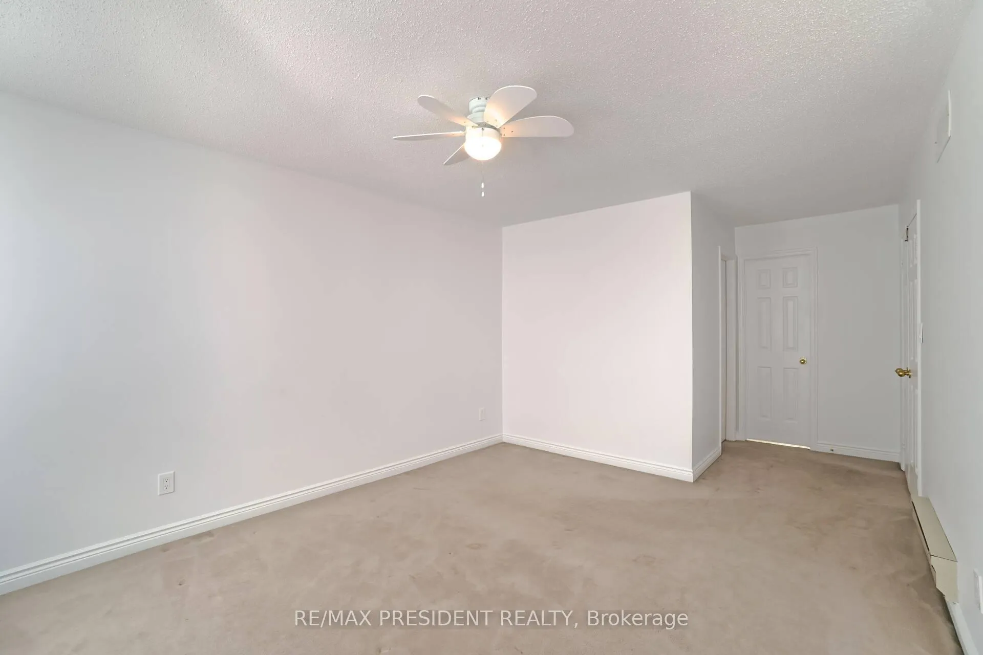 Photo 35 of 2 White Cliffe Drive, Clarington, Courtice — HOMEH