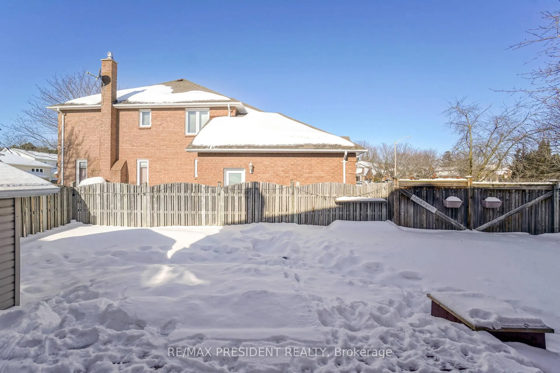 Photo 46 of 2 White Cliffe Drive, Clarington, Courtice — HOMEH
