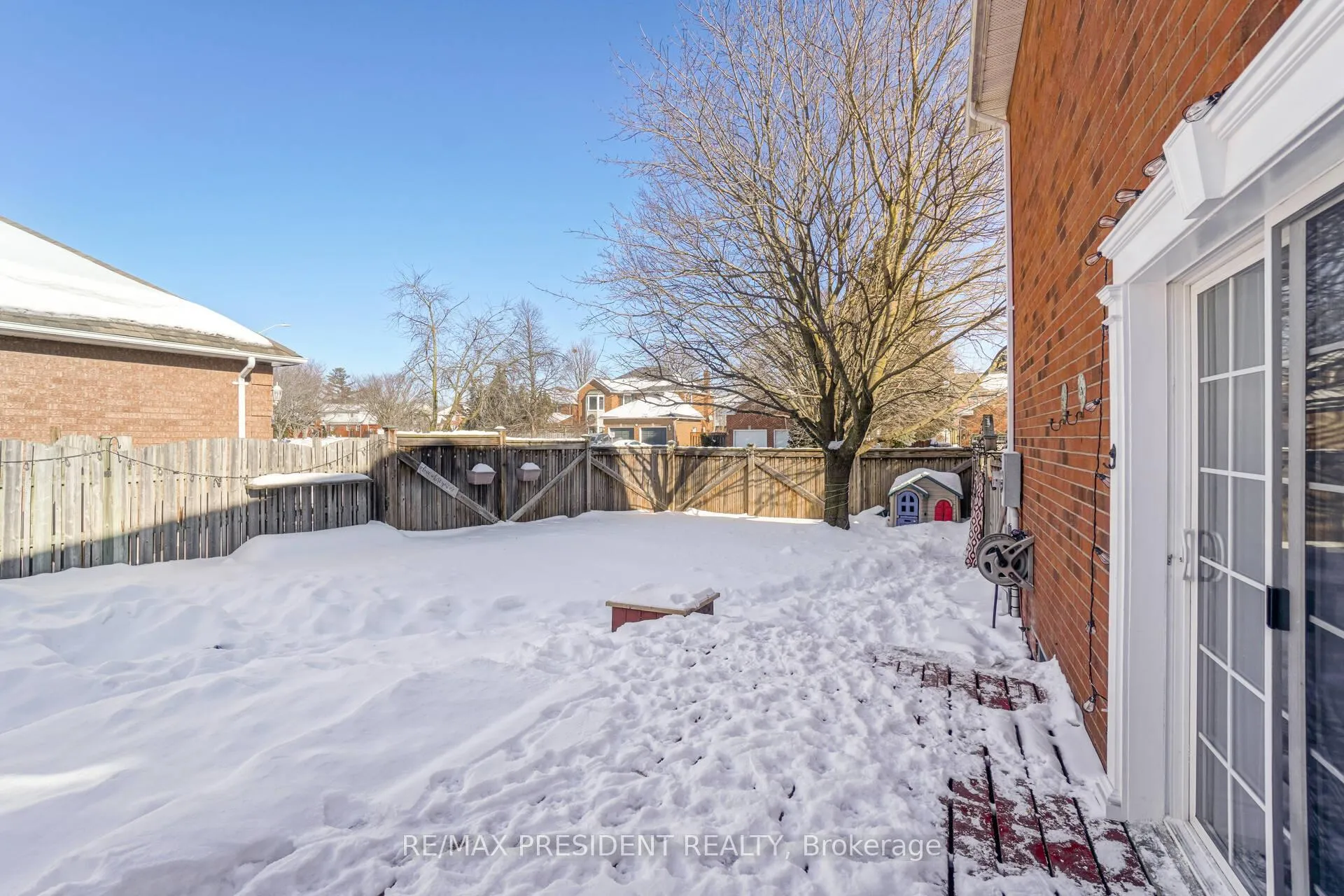 Photo 47 of 2 White Cliffe Drive, Clarington, Courtice — HOMEH