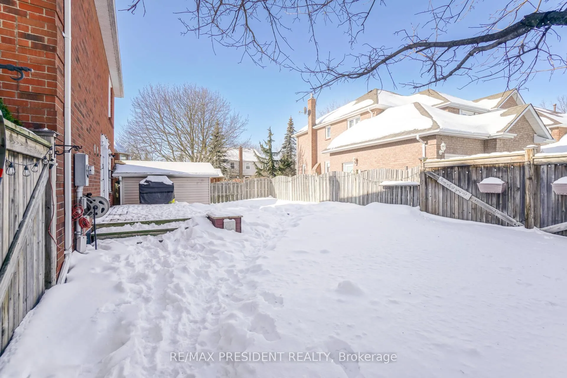 Photo 48 of 2 White Cliffe Drive, Clarington, Courtice — HOMEH