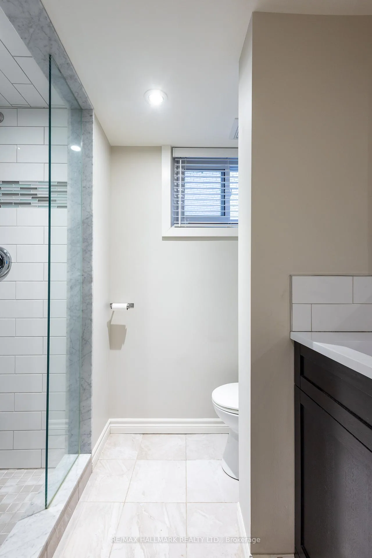 Photo 10 of Unit lower, 96 Glen Davis Crescent, Toronto, East End-Danforth — HOMEH