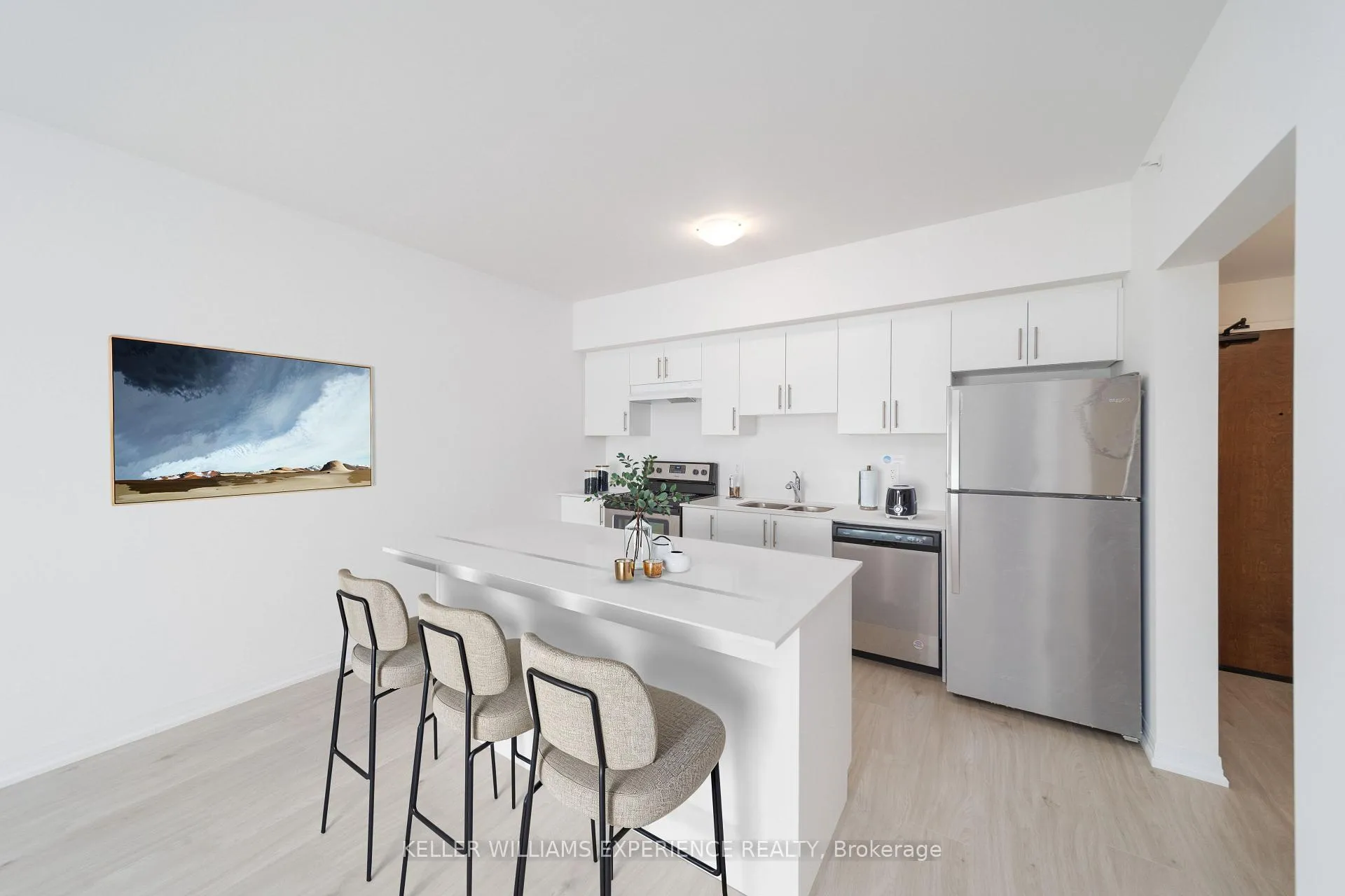 Photo 6 of Unit 305, 15 Kneeshaw Drive, Barrie, Rural Barrie Southeast — HOMEH