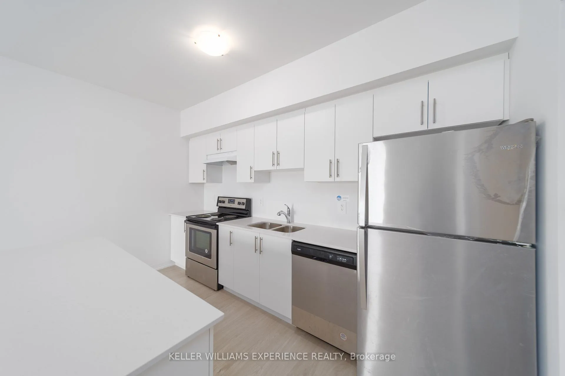 Photo 7 of Unit 305, 15 Kneeshaw Drive, Barrie, Rural Barrie Southeast — HOMEH