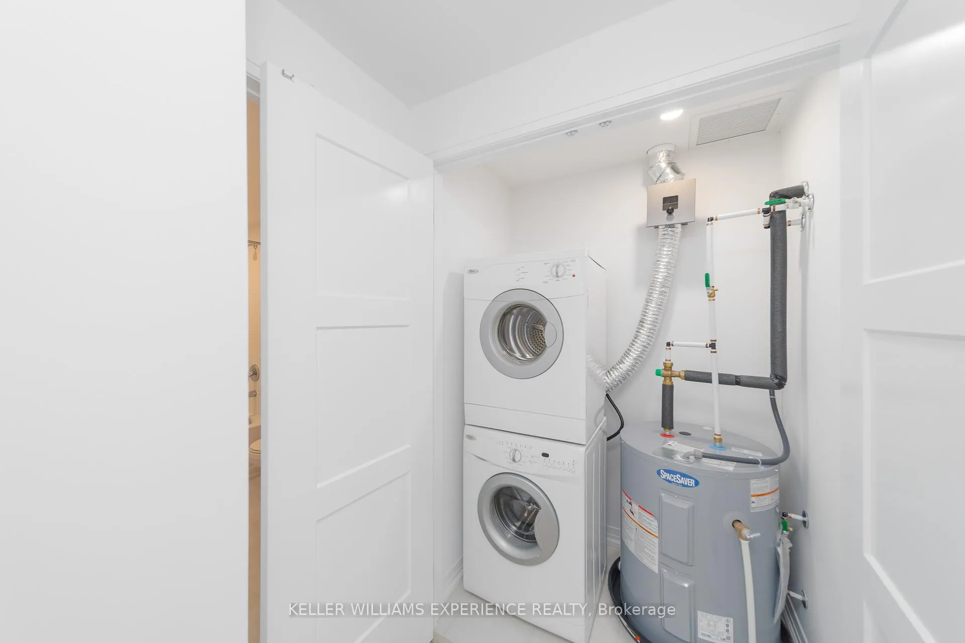 Photo 16 of Unit 305, 15 Kneeshaw Drive, Barrie, Rural Barrie Southeast — HOMEH