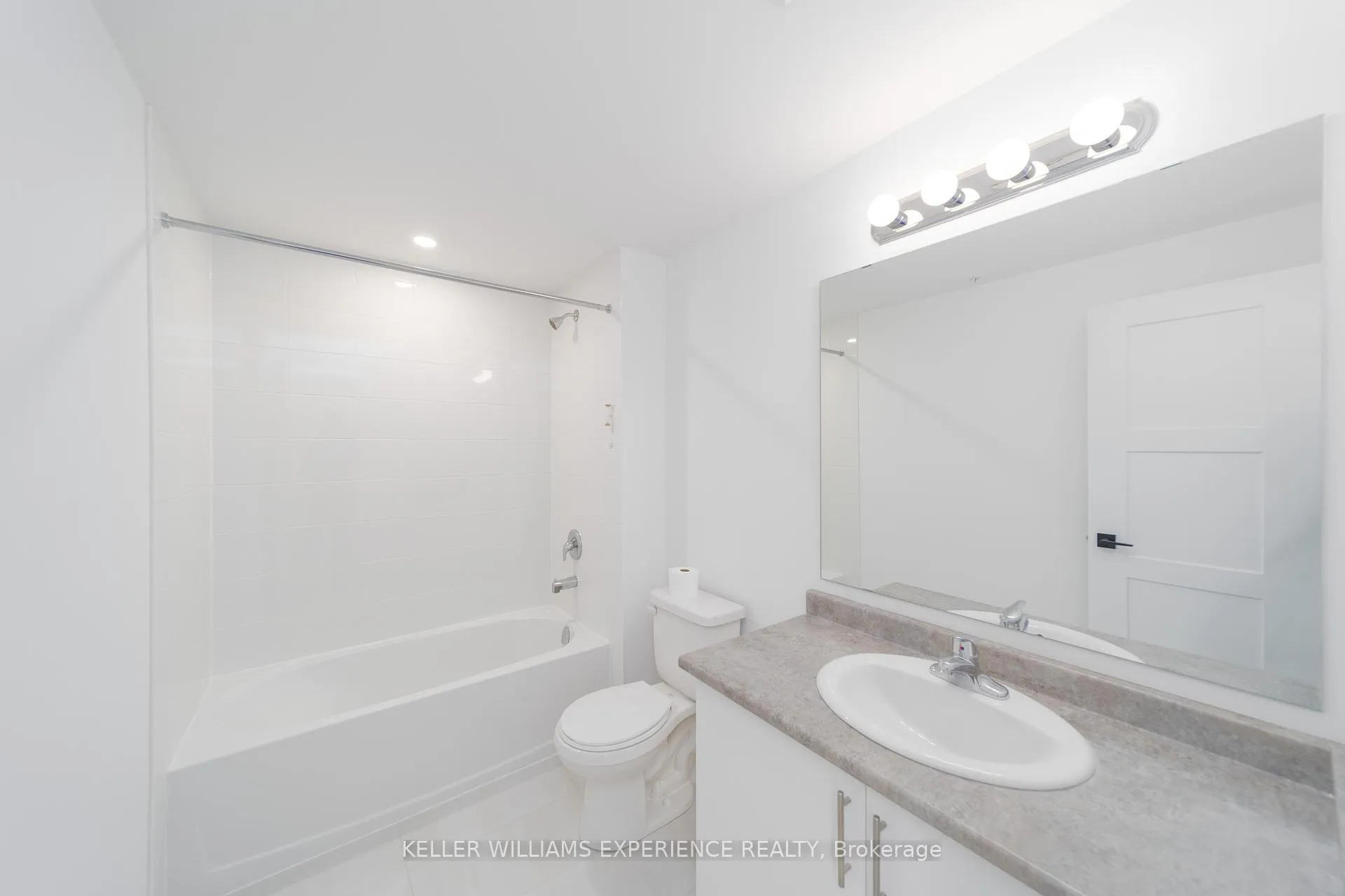 Photo 17 of Unit 305, 15 Kneeshaw Drive, Barrie, Rural Barrie Southeast — HOMEH