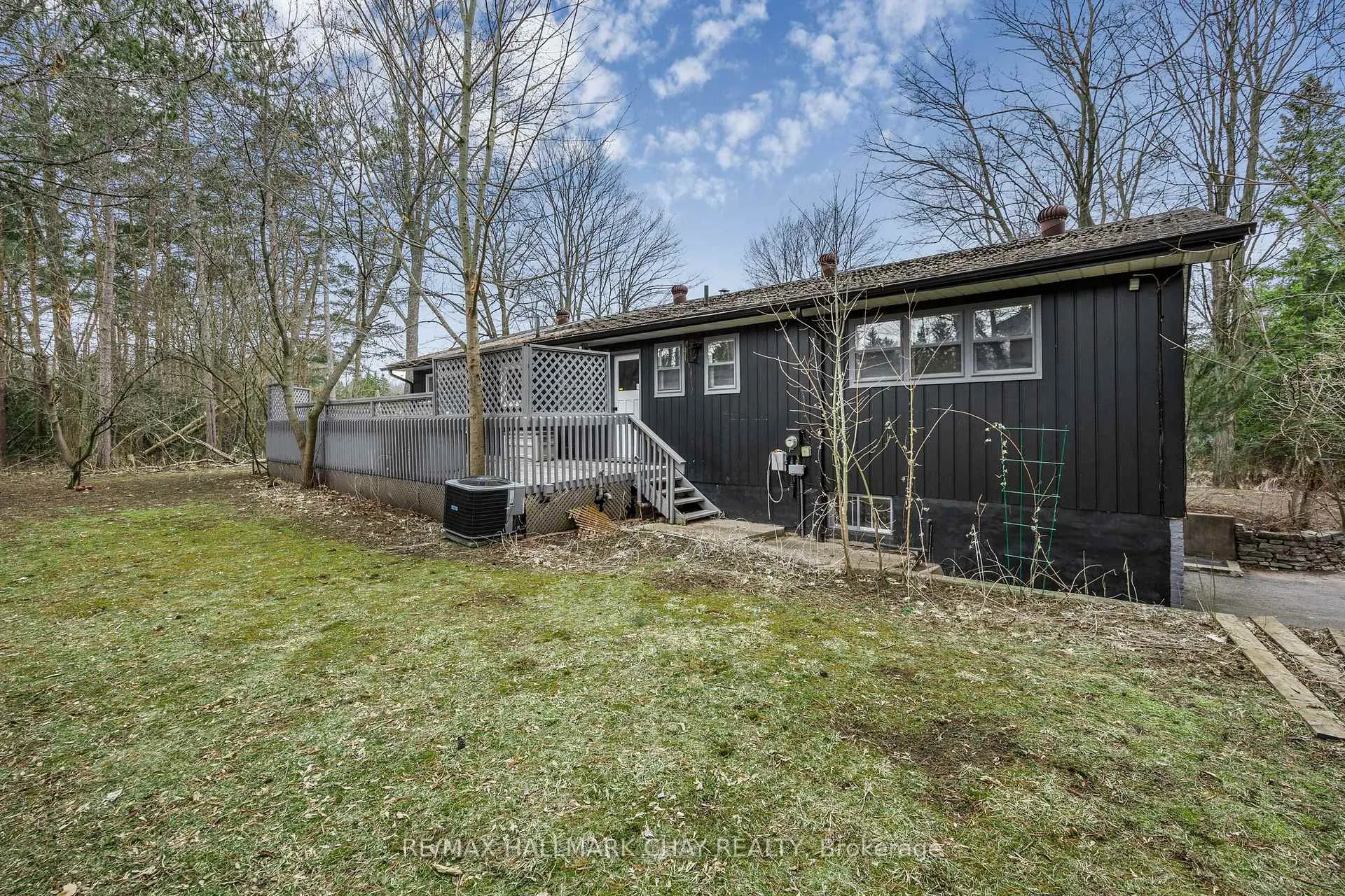 Photo 2 of 264 Cox Mill Road, Barrie, Painswick North — HOMEH