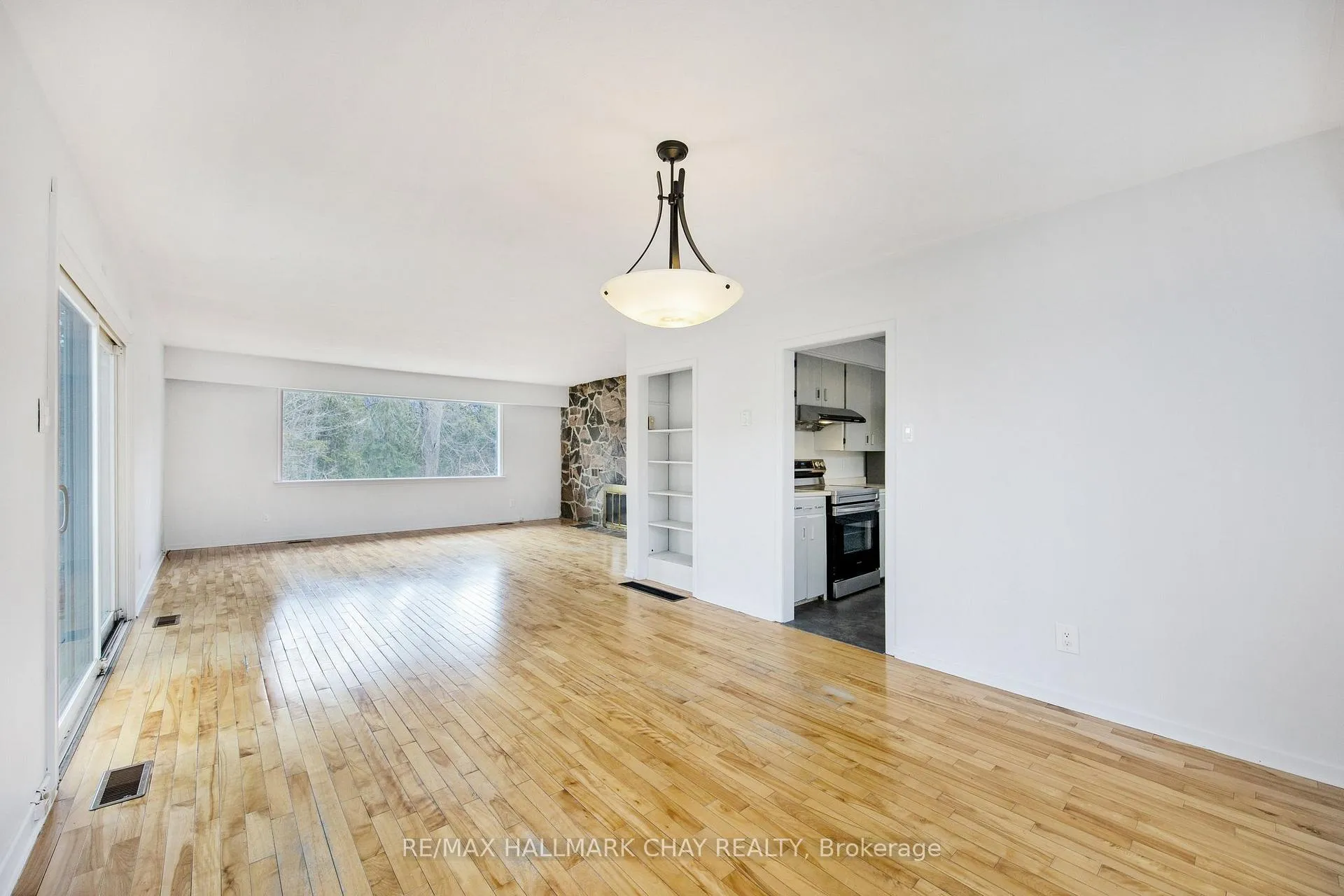 Photo 13 of 264 Cox Mill Road, Barrie, Painswick North — HOMEH