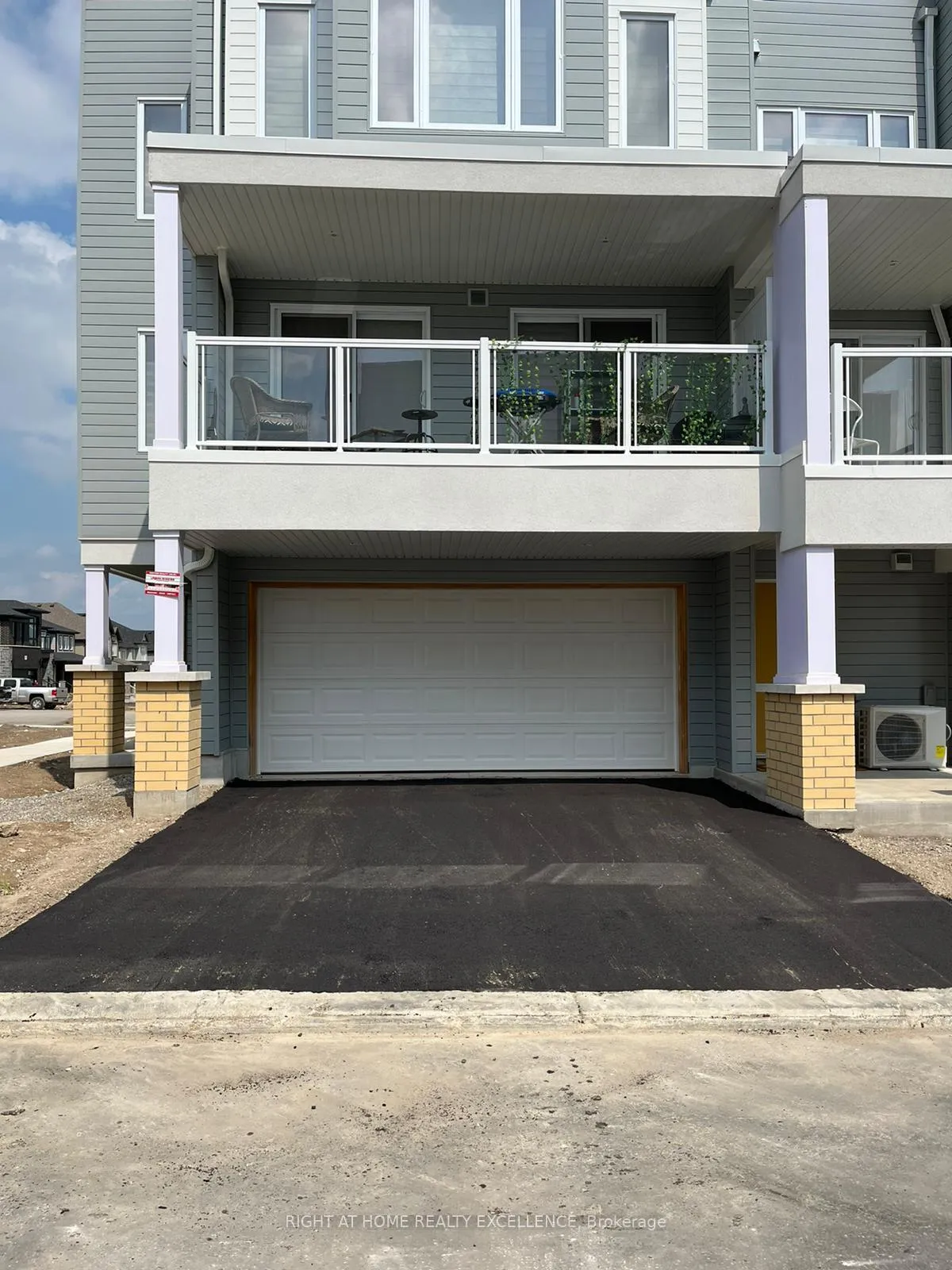 Photo 1 of 82 Progress Crescent, Kitchener — HOMEH