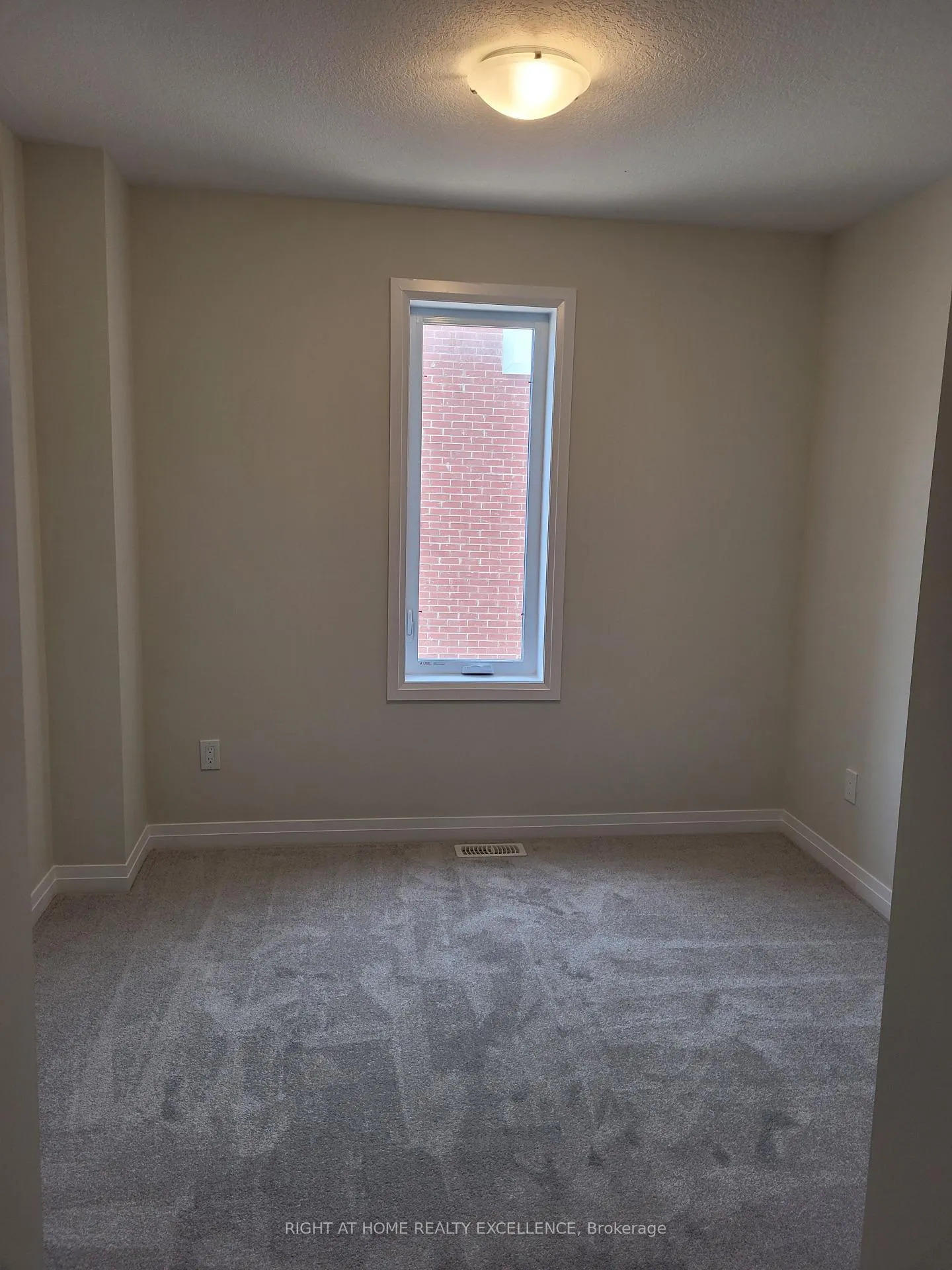 Photo 10 of 82 Progress Crescent, Kitchener — HOMEH