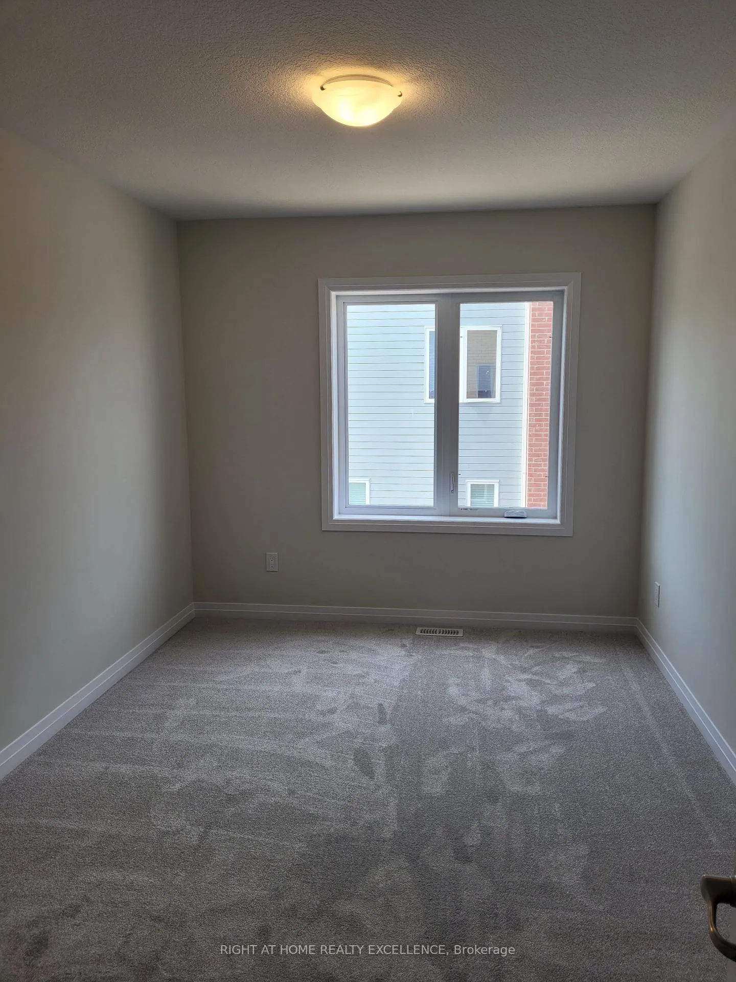 Photo 20 of 82 Progress Crescent, Kitchener — HOMEH