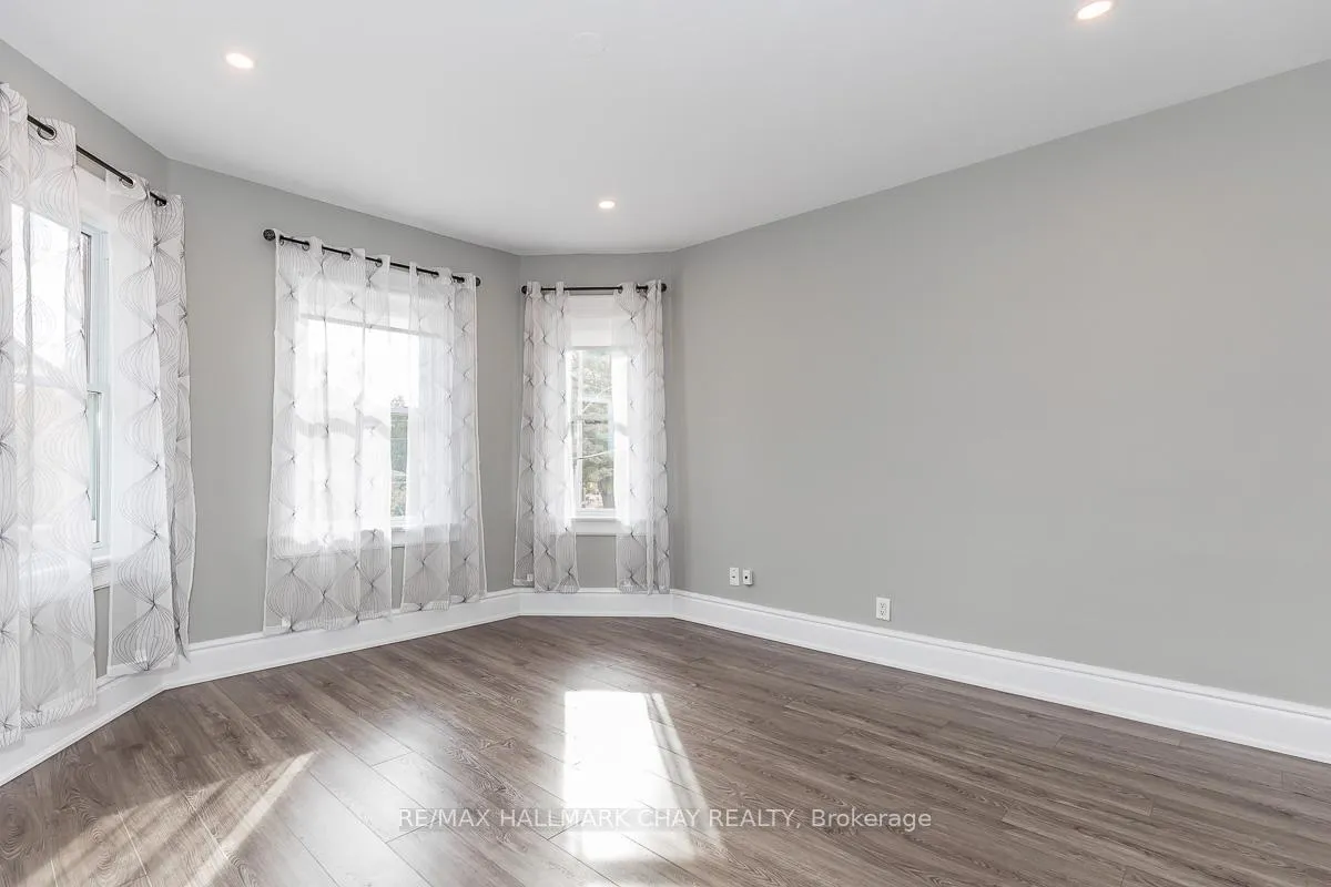 Photo 5 of Unit UNIT #2, 123 Burton Avenue, Barrie, Allandale — HOMEH