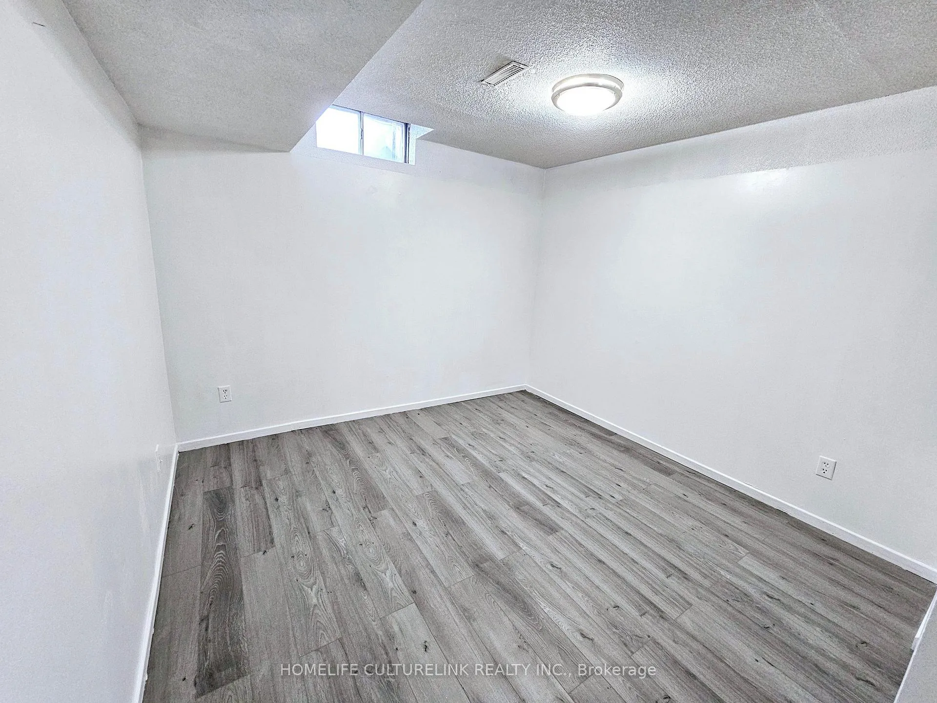 Photo 6 of Unit Bsmt, 20 Karen Miles Crescent, Markham, Middlefield — HOMEH