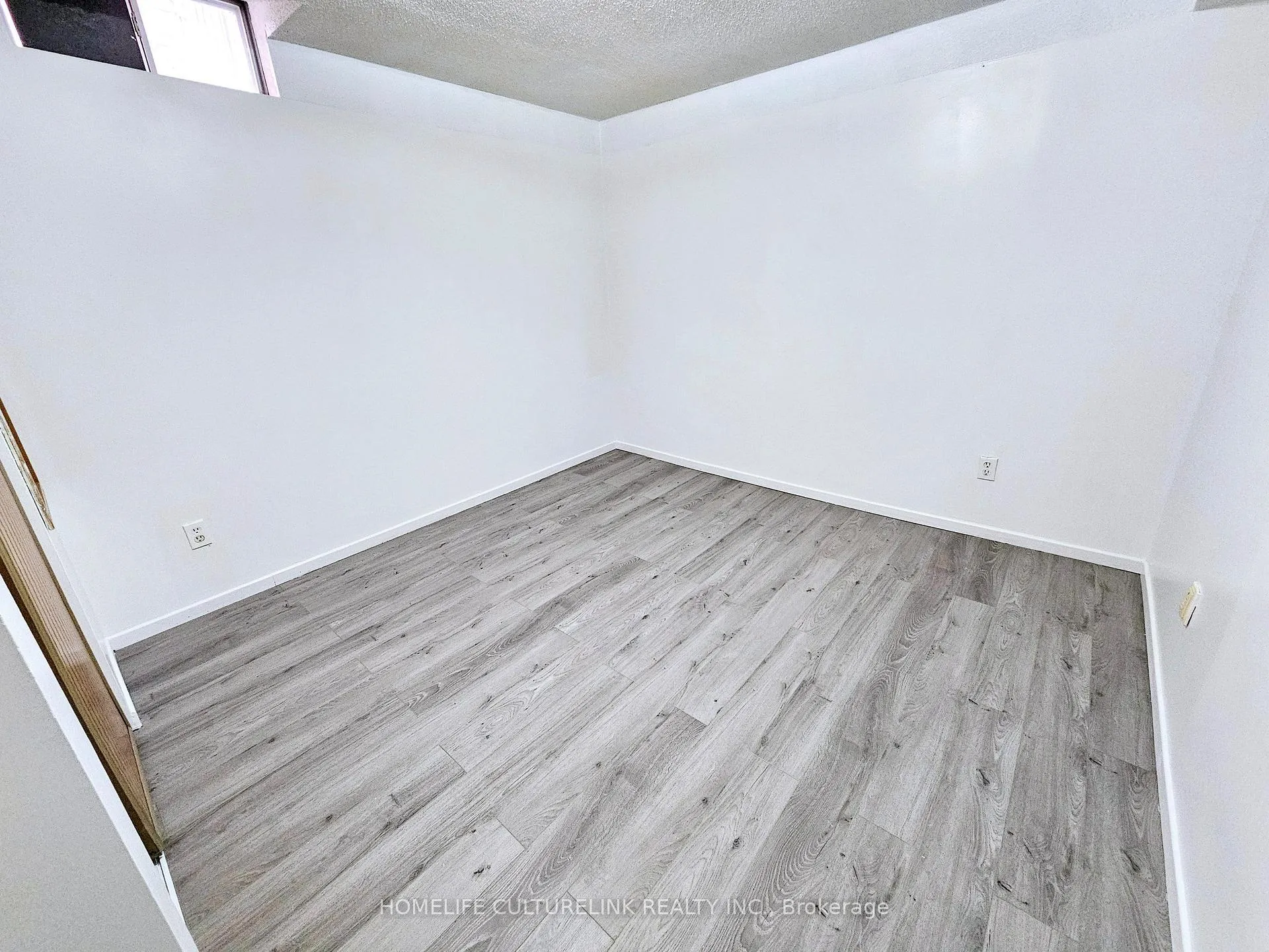 Photo 8 of Unit Bsmt, 20 Karen Miles Crescent, Markham, Middlefield — HOMEH