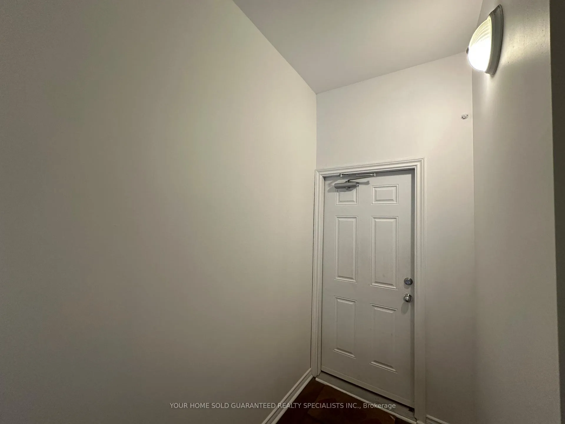 Photo 3 of Unit 1, 15240 Yonge Street, Aurora, Aurora Village — HOMEH