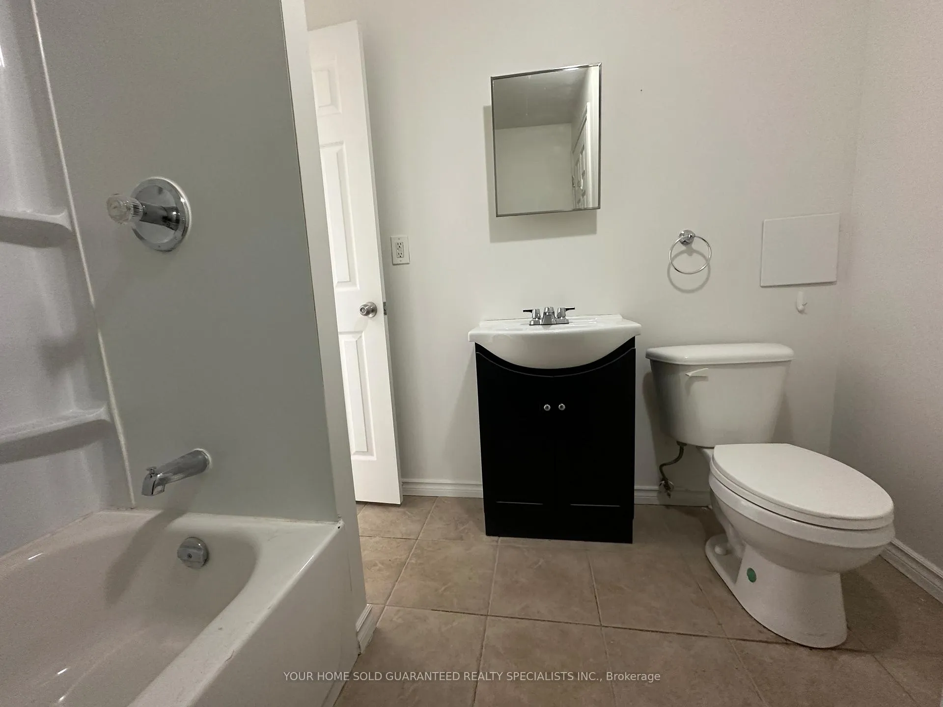 Photo 6 of Unit 1, 15240 Yonge Street, Aurora, Aurora Village — HOMEH