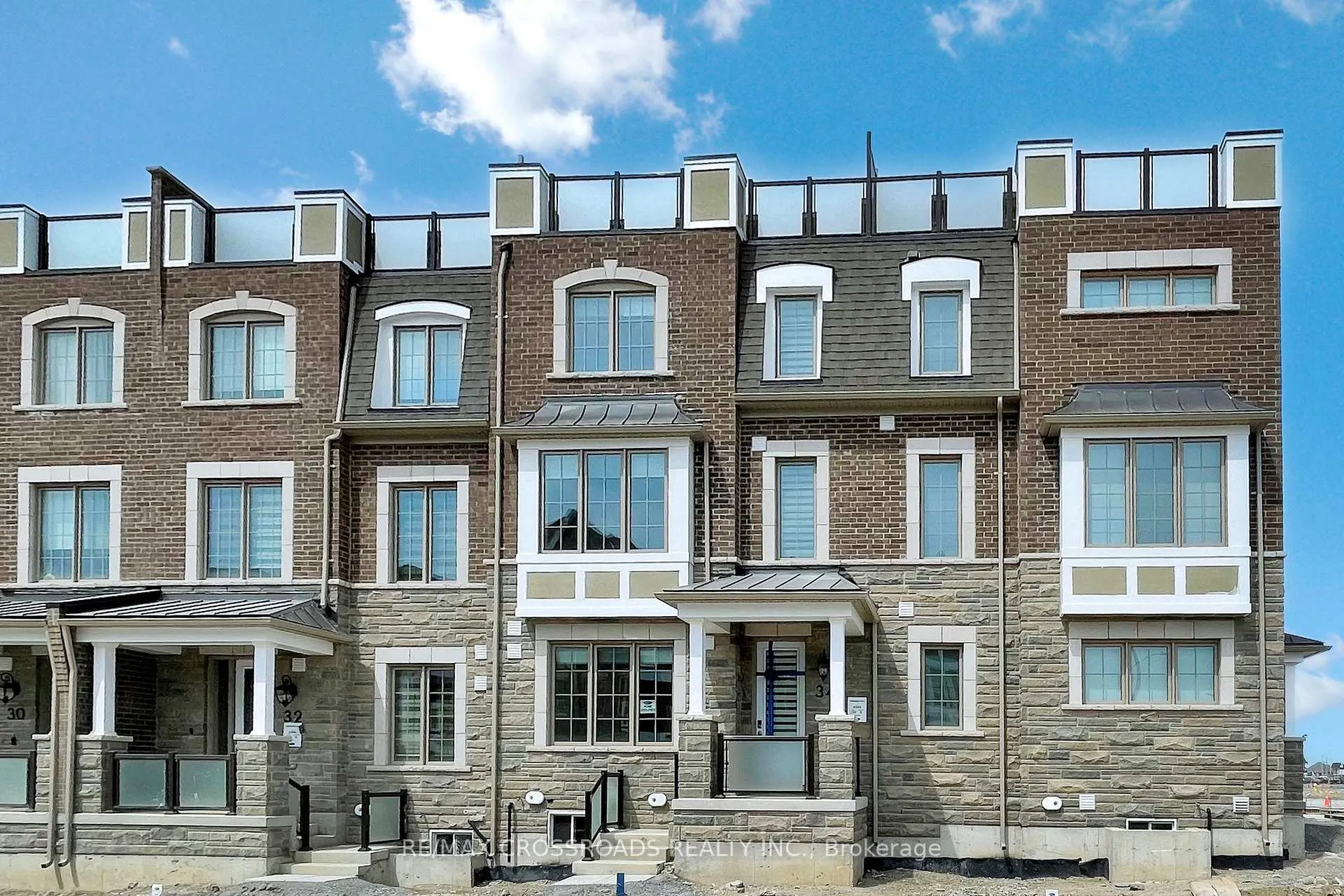 Front of 34 Avani Avenue