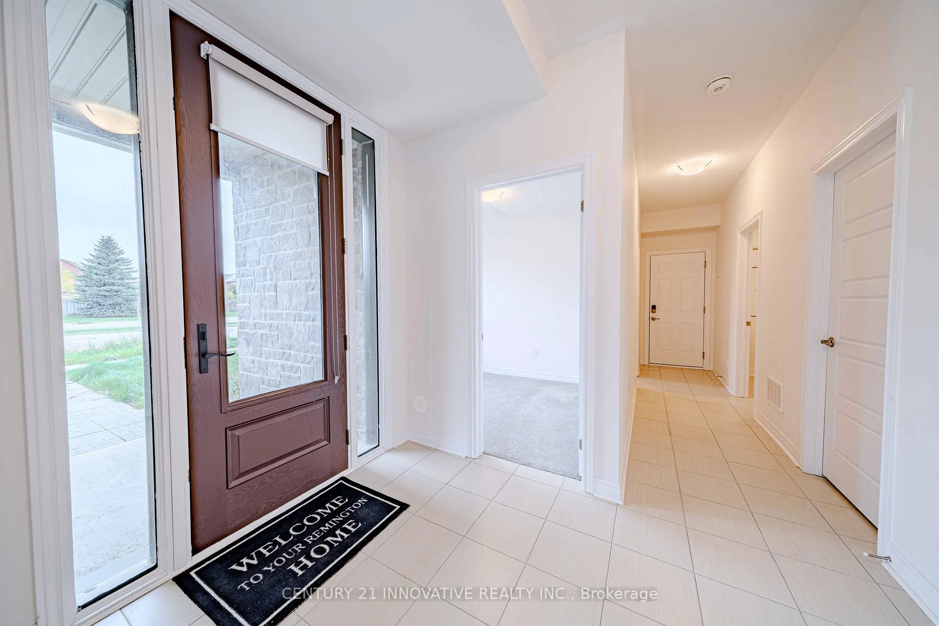 Photo 4 of 114 Robert Eaton Avenue, Markham, Middlefield — HOMEH