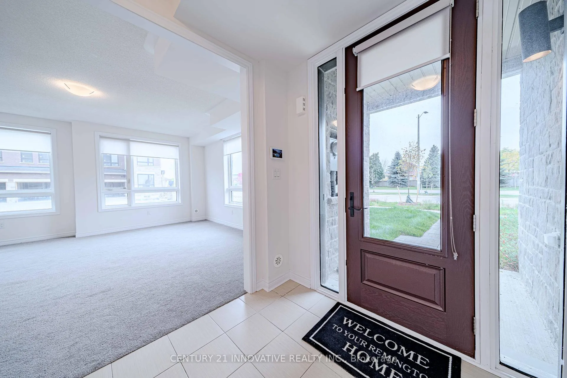 Photo 5 of 114 Robert Eaton Avenue, Markham, Middlefield — HOMEH